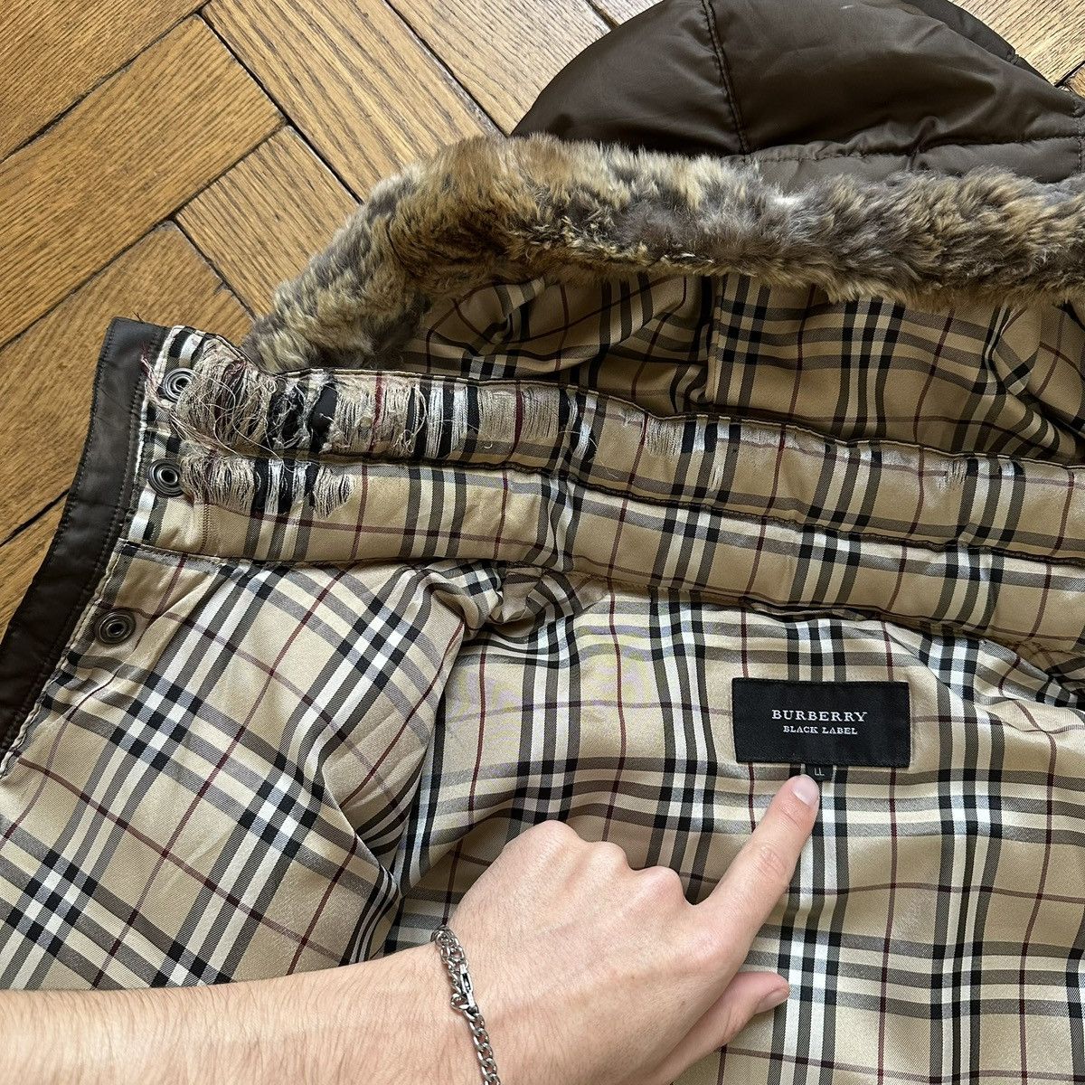 Burberry Burberry Black Label Fur Hood Puffer Jacket Size US L / EU 52-54 / 3 - 9 Thumbnail