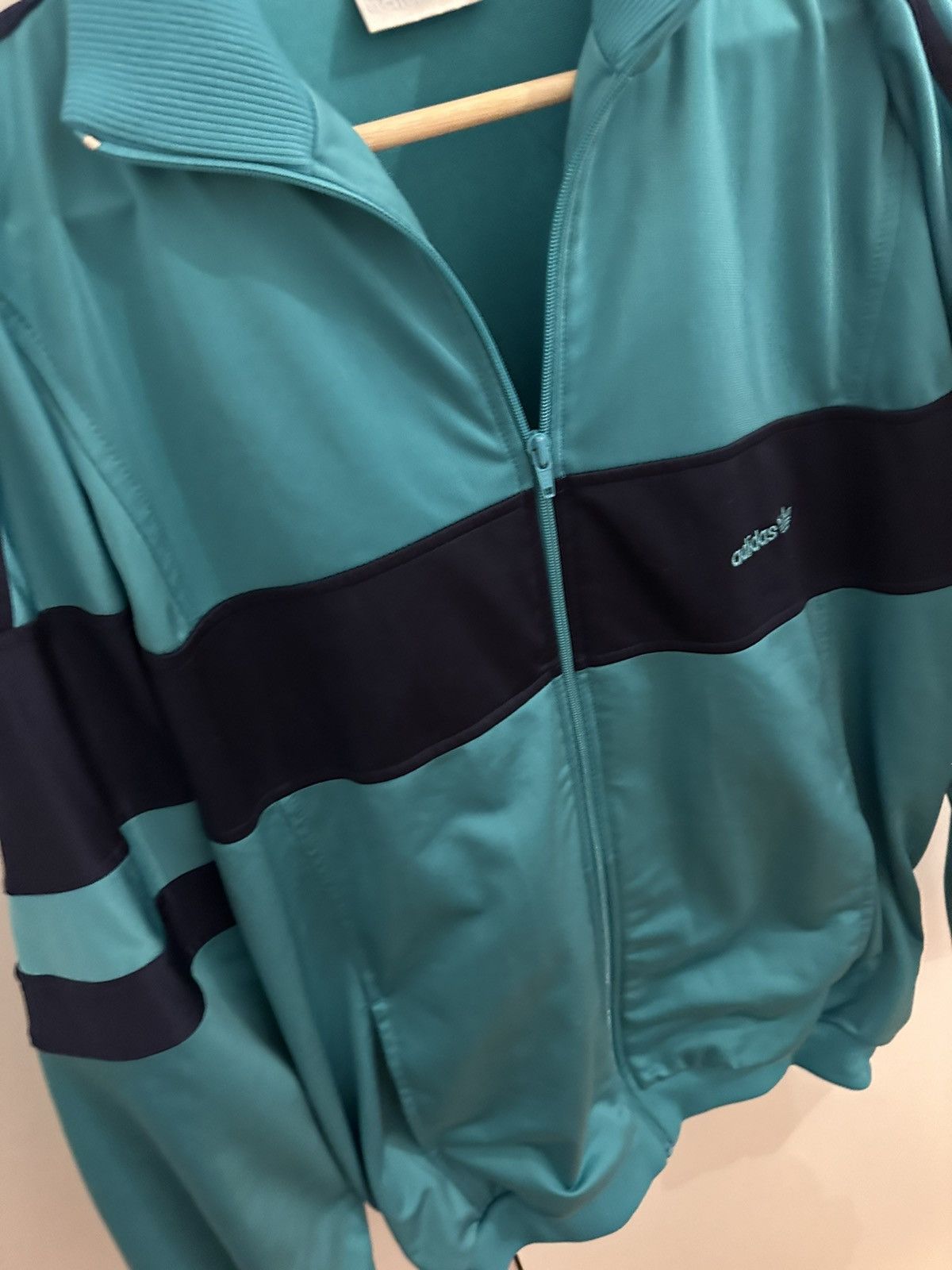 Adidas Adidas Jacket Size L Vintage vintage Retro Jacke Size US L / EU 52-54 / 3 - 4 Thumbnail