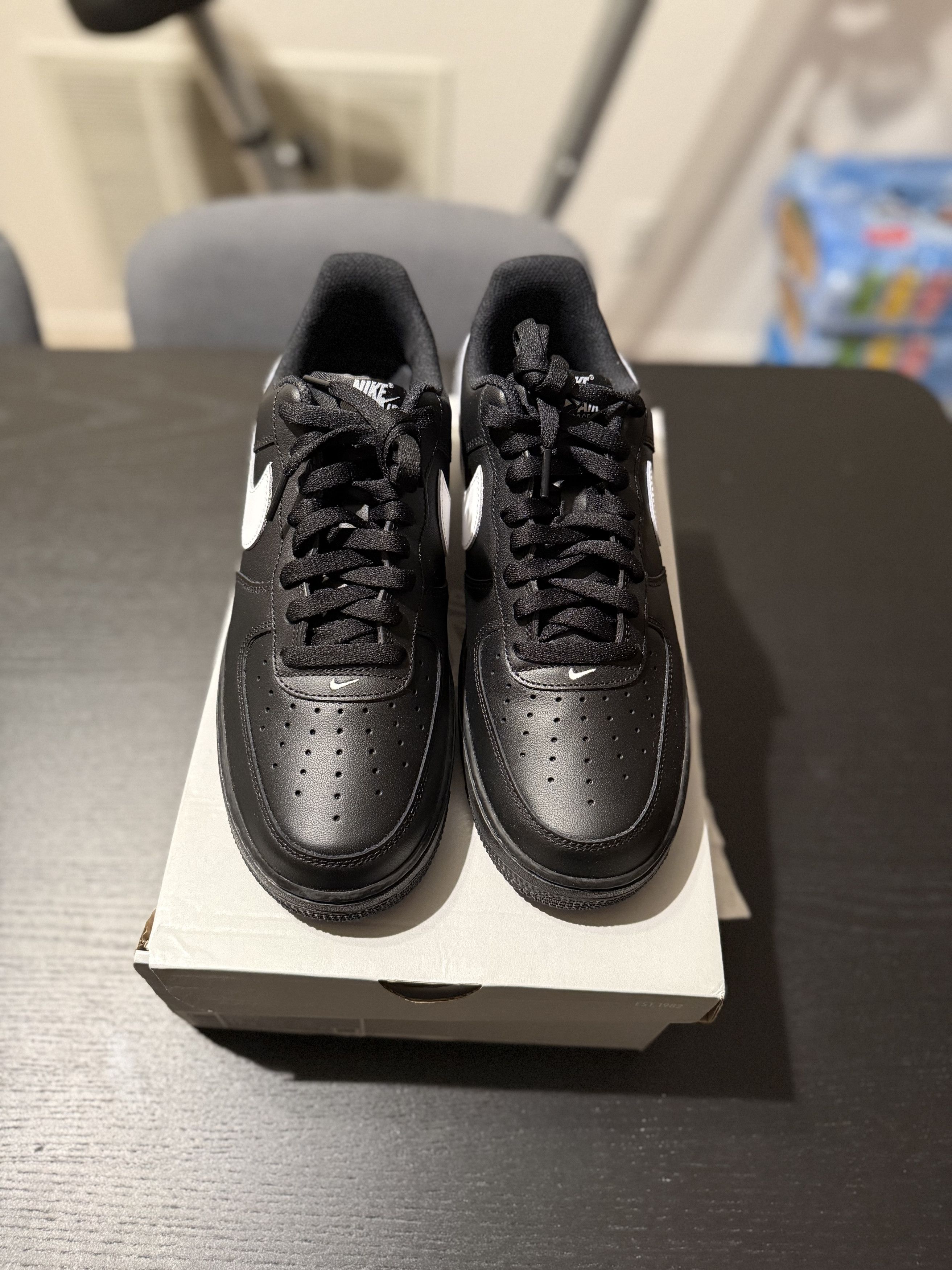 Nike Nike Air Force 1 Size US 10 / EU 43 - 3 Thumbnail