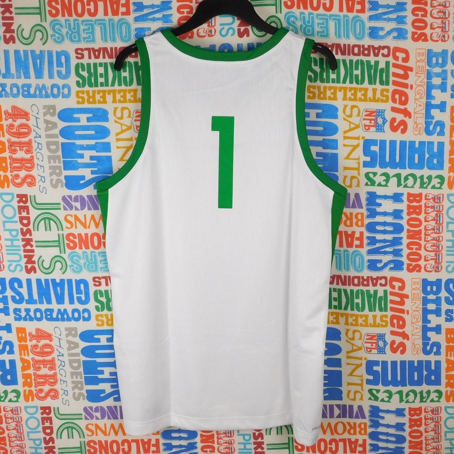 Nike Nike Oregon Ducks Basketball Jersey Size M NWT White Green Size US M / EU 48-50 / 2 - 2 Thumbnail