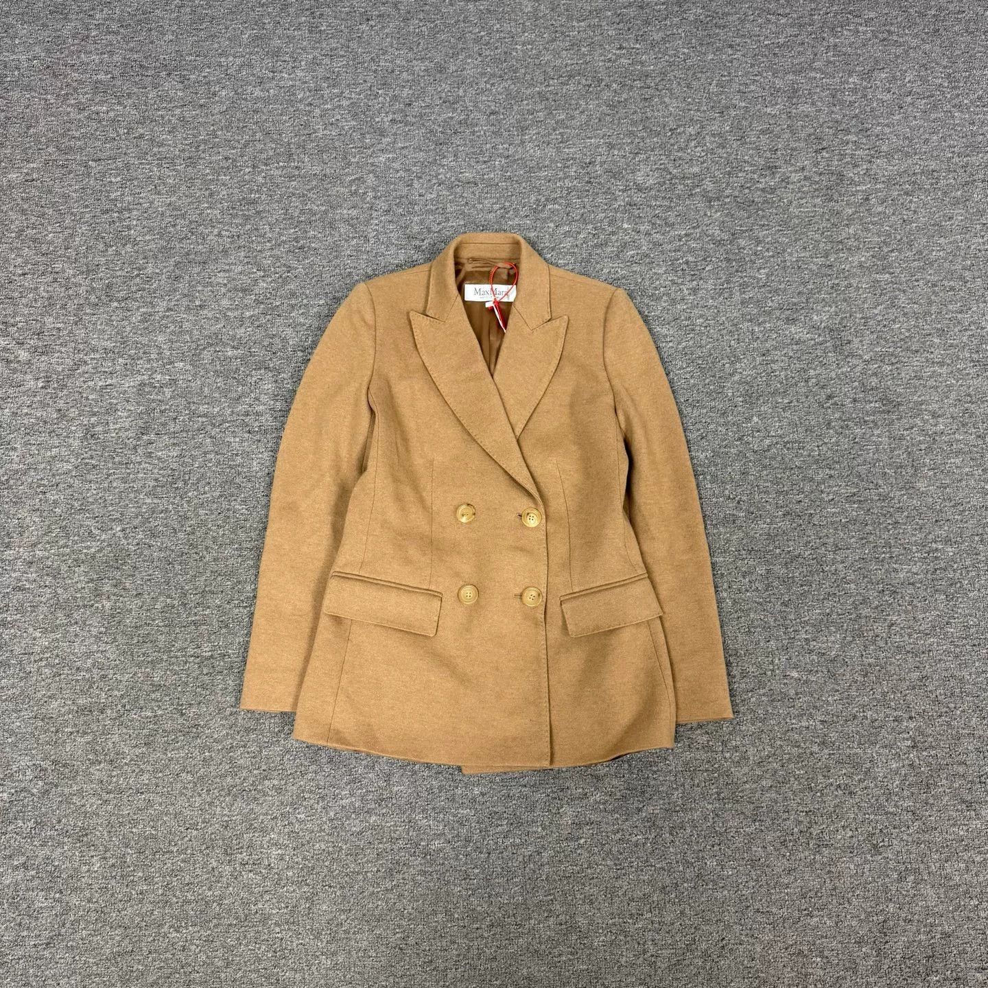 Max Mara Maxmara Camel Double-Breasted Blazer Size S / US 4 / IT 40 - 1 Thumbnail