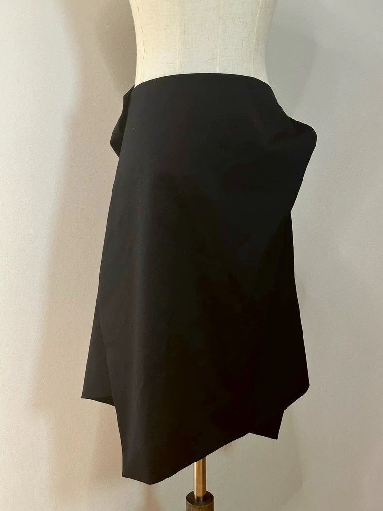 Vivienne Westwood Vivienne Westwood size2 A deformed black dress skirt Size 26" / US 2 / IT 38 - 3 Thumbnail