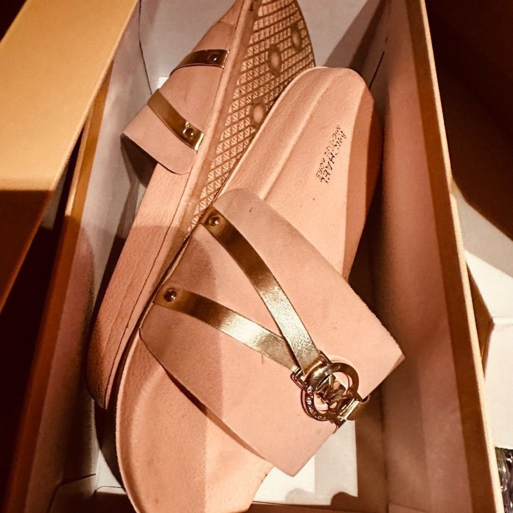 Michael Kors Michael Kors Pink Slide Size 6 Size US 6 / IT 36 - 1 Thumbnail