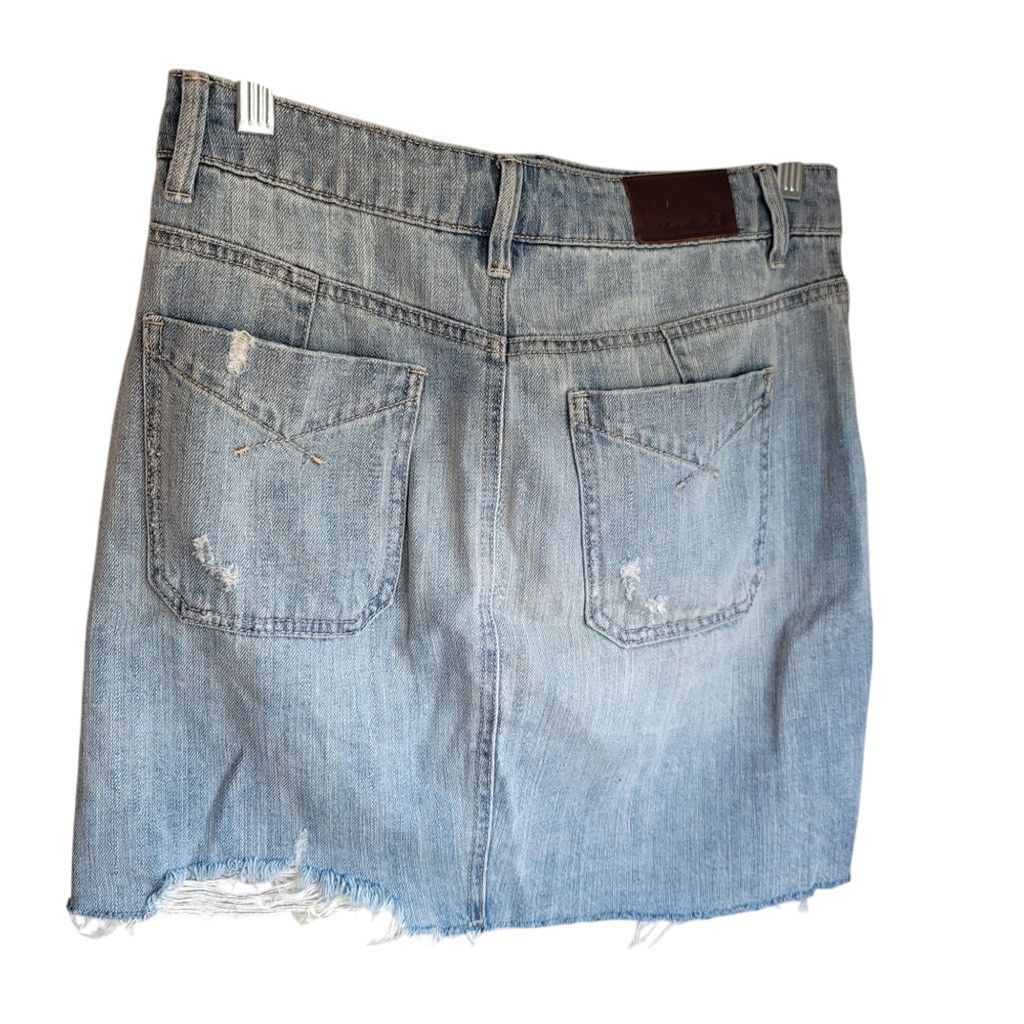 Other EUC Unpublished Distressed Denim Mini Skirt Size 27" / US 4 / IT 40 - 4 Thumbnail