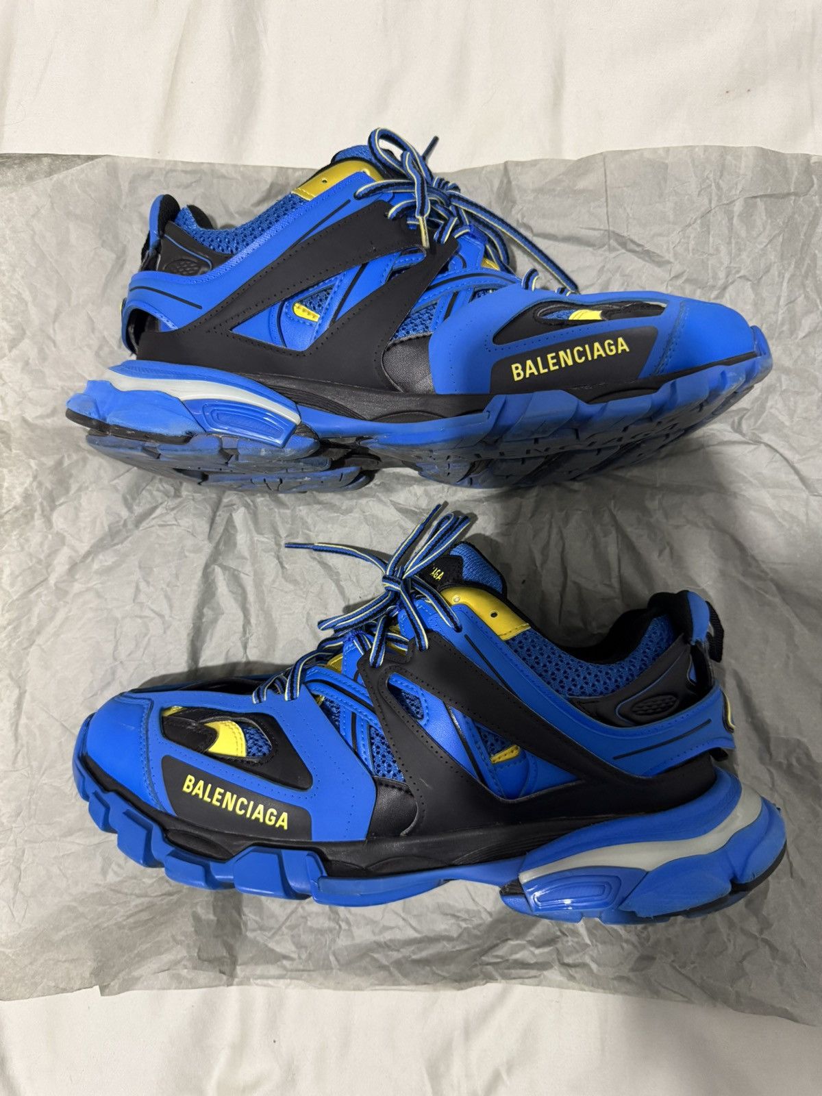 BALENCIAGA track led 43 LED付き 並行輸入品 Balenciaga Track LED Blue/Yellow/Black – Size EU 43