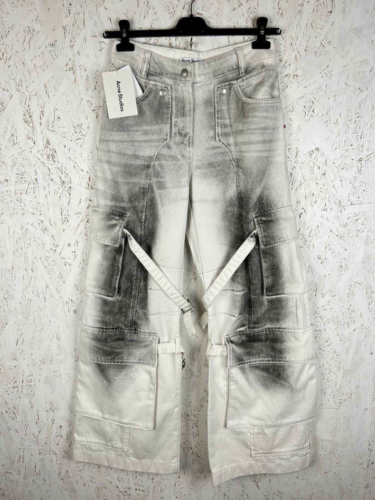 Acne Studios NWT Acne Studios Cargo Jeans White Wide 36 FN-WN-TROU001179 Size 25" / US 0 / IT 36 - 1 Thumbnail