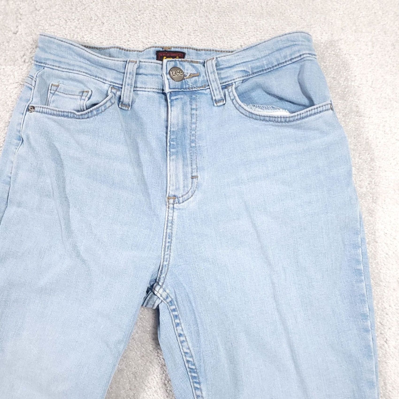 Lee Lee Jeans Women's 8 M Light Wash Stretch Mid Rise Denim Capri Crop 26.5" Raw Hem Jeans Size 30" / US 8 / IT 44 - 4 Thumbnail