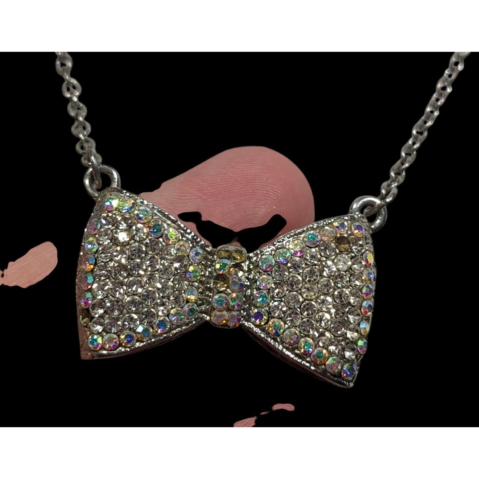 Other Coquette Glam Aurora Borealis Rhinestone Bow Necklace Size ONE SIZE - 7 Thumbnail