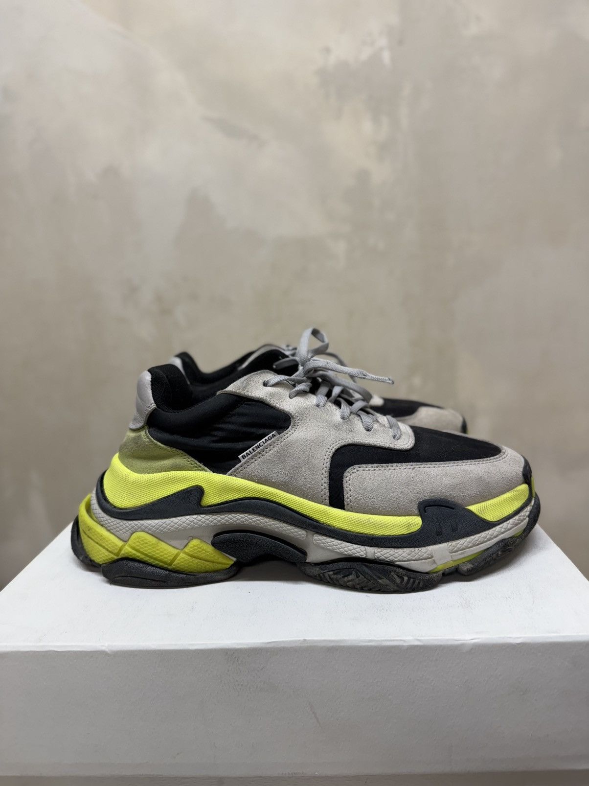 Balenciaga TRIPLE S 2.0 VOLT TRAINERS CHUNKY DAD SHOES Size US 8 / EU 41 - 3 Thumbnail