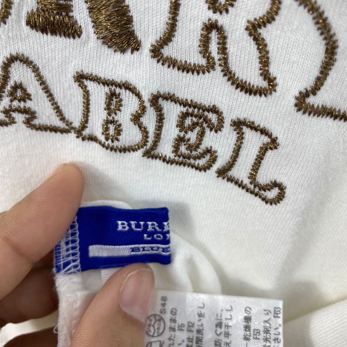 Burberry × Designer × Vintage Vintage BURBERRY LONDON Blue Label Embroidery Logo Tee Size S / US 4 / IT 40 - 6 Thumbnail