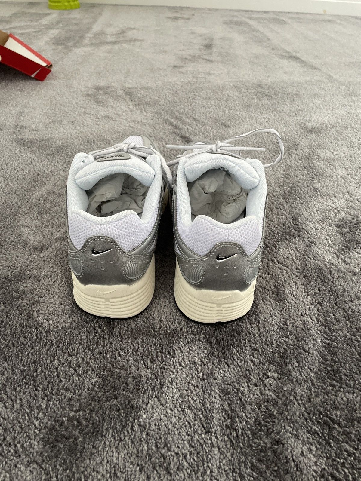 Nike Nike p-6000 Size US 8 / EU 41 - 5 Thumbnail