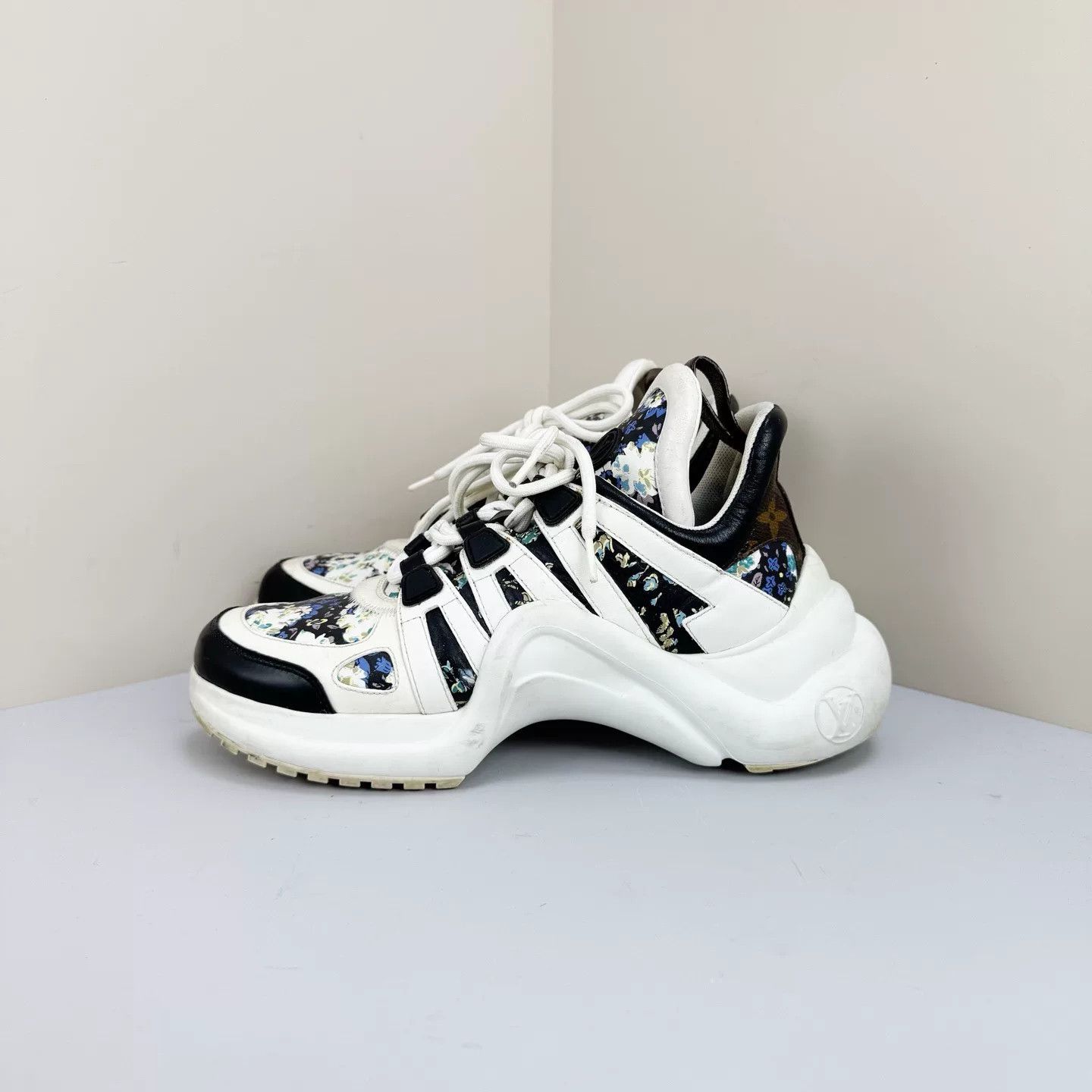 Louis Vuitton Louis Vuitton Floral Arch Dad Shoes Size US 5 / IT 35 - 1 Thumbnail