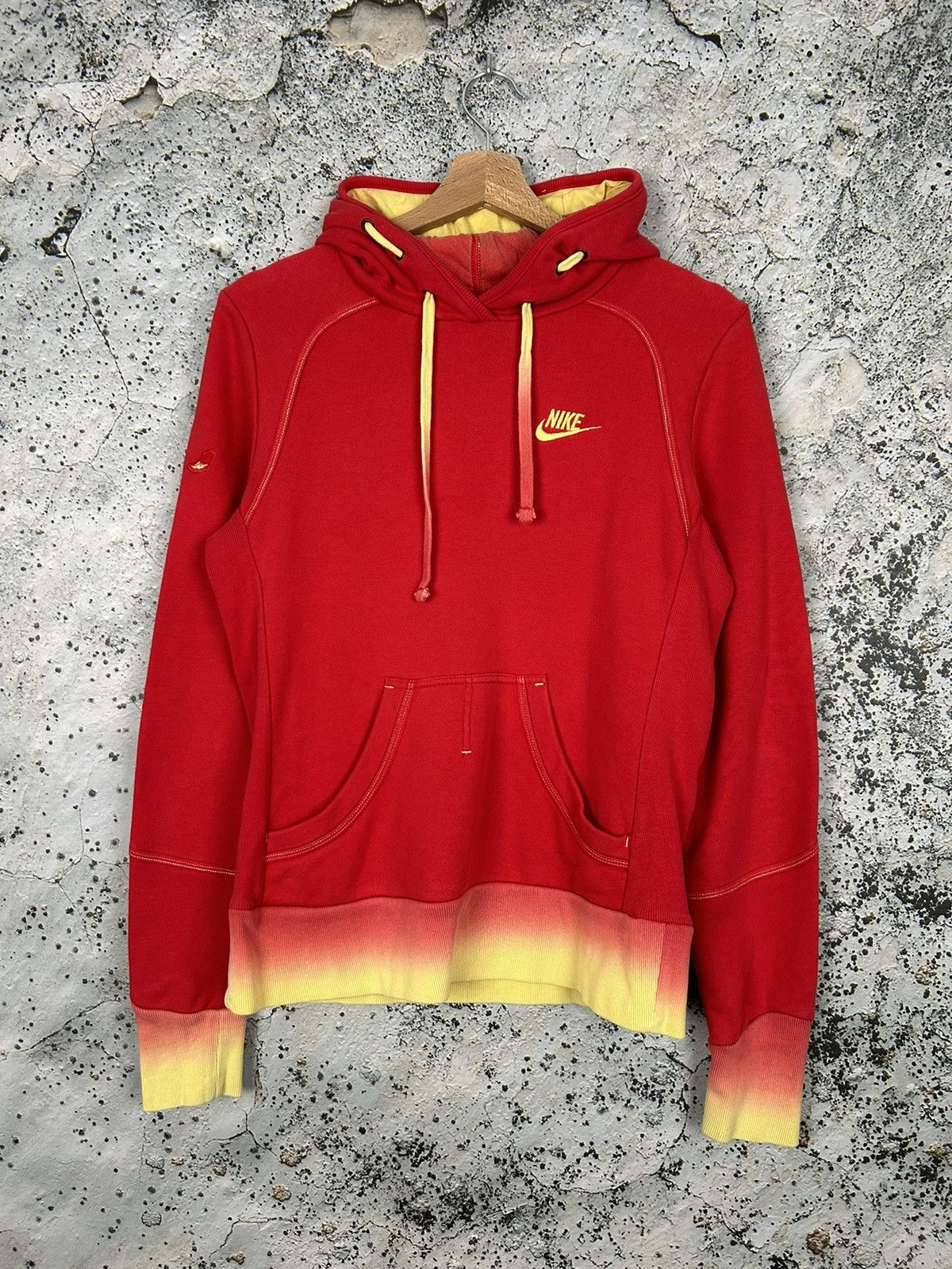 Nike Vintage Nike Red Hoodie Y2K Streetwear 00s Sportswear Size US M / EU 48-50 / 2 - 1 Thumbnail
