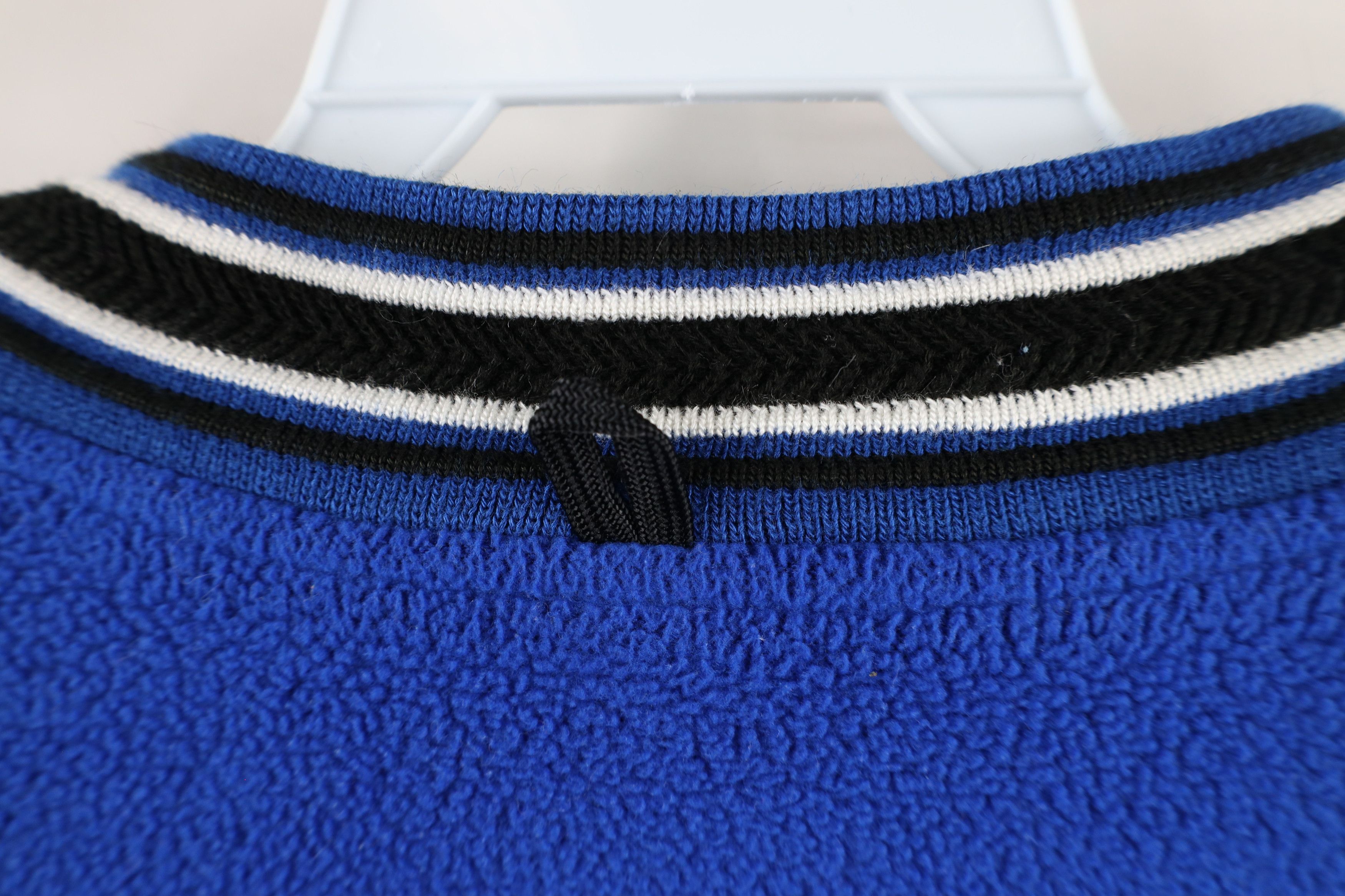 Vintage Vintage 90s University of V-Neck Fleece Sweater Blue USA Size US XXL / EU 58 / 5 - 10 Thumbnail