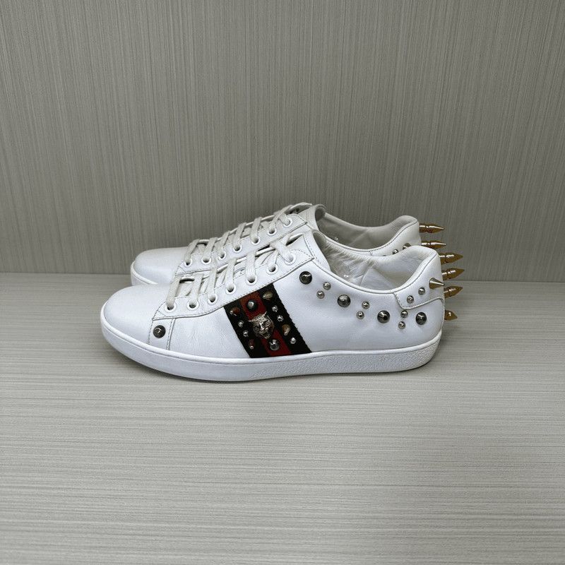 Gucci Studded Fashion Sneakers in White 0079