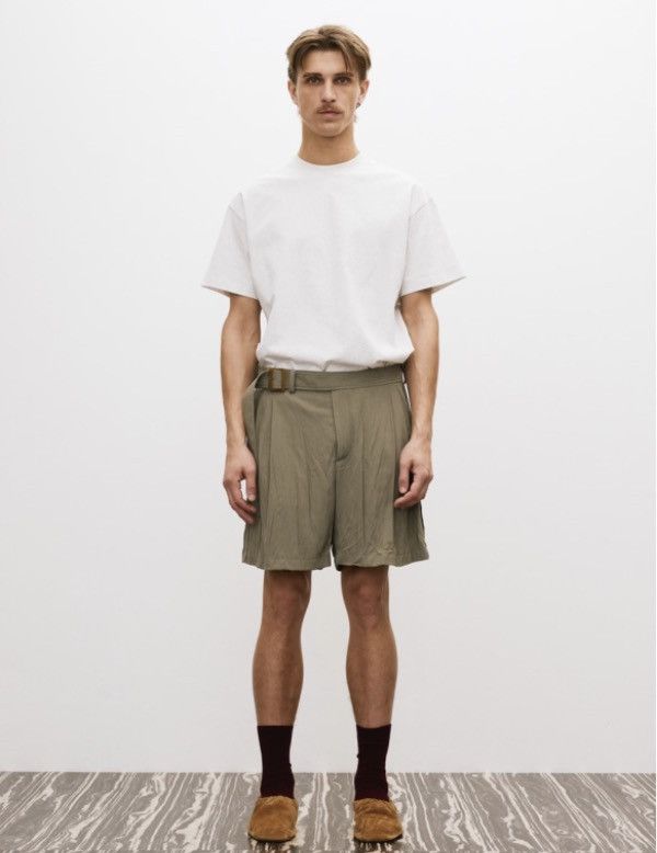 RECTO RECTO RM 25S Wrinkle Detail Belted Shorts in Dark Khaki Size US 32 / EU 48 - 2 Thumbnail