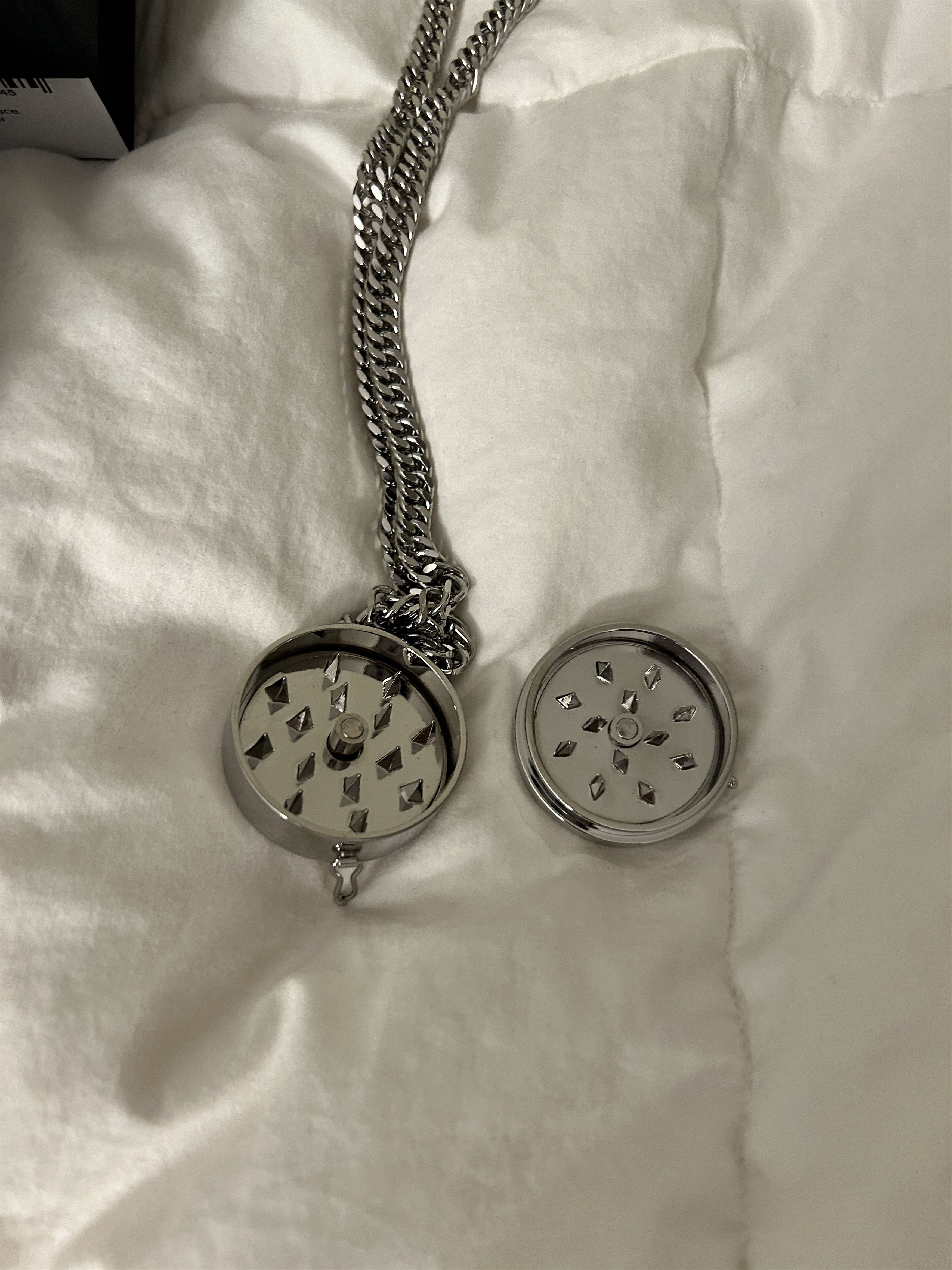 Vetements Grinder necklace silver pendant logo Size ONE SIZE - 8 Thumbnail