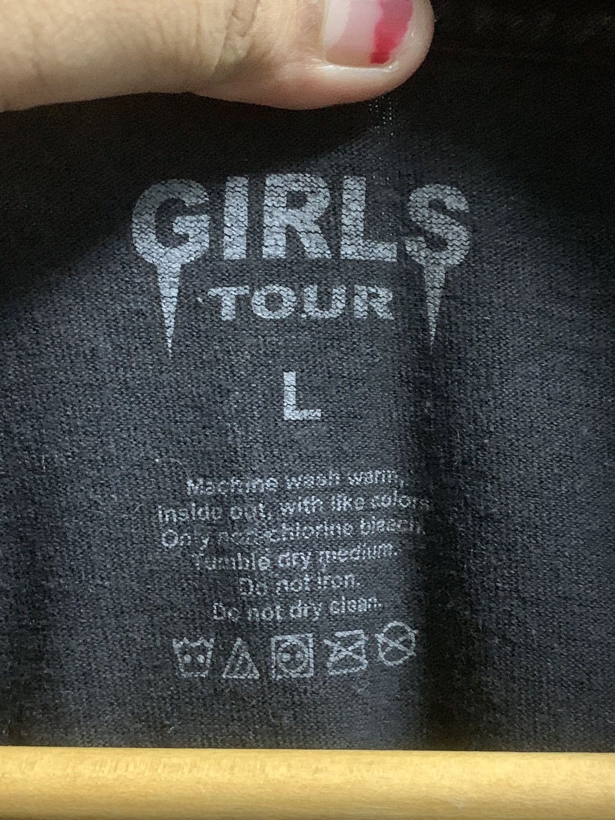 Band Tees Vintage Girls and Girl Rock Band Tour Size US L / EU 52-54 / 3 - 9 Thumbnail