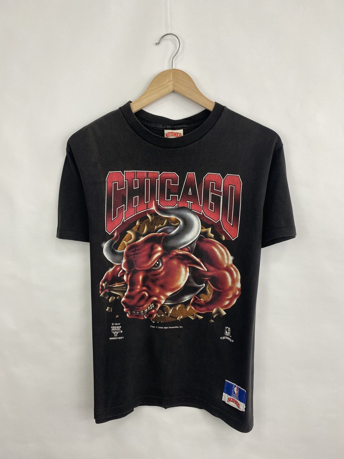 NBA × Nutmeg × Vintage 🇺🇸 Vintage 1994 Chicago Bulls Nutmeg rare retro t-shirt Size US L / EU 52-54 / 3 - 3 Thumbnail