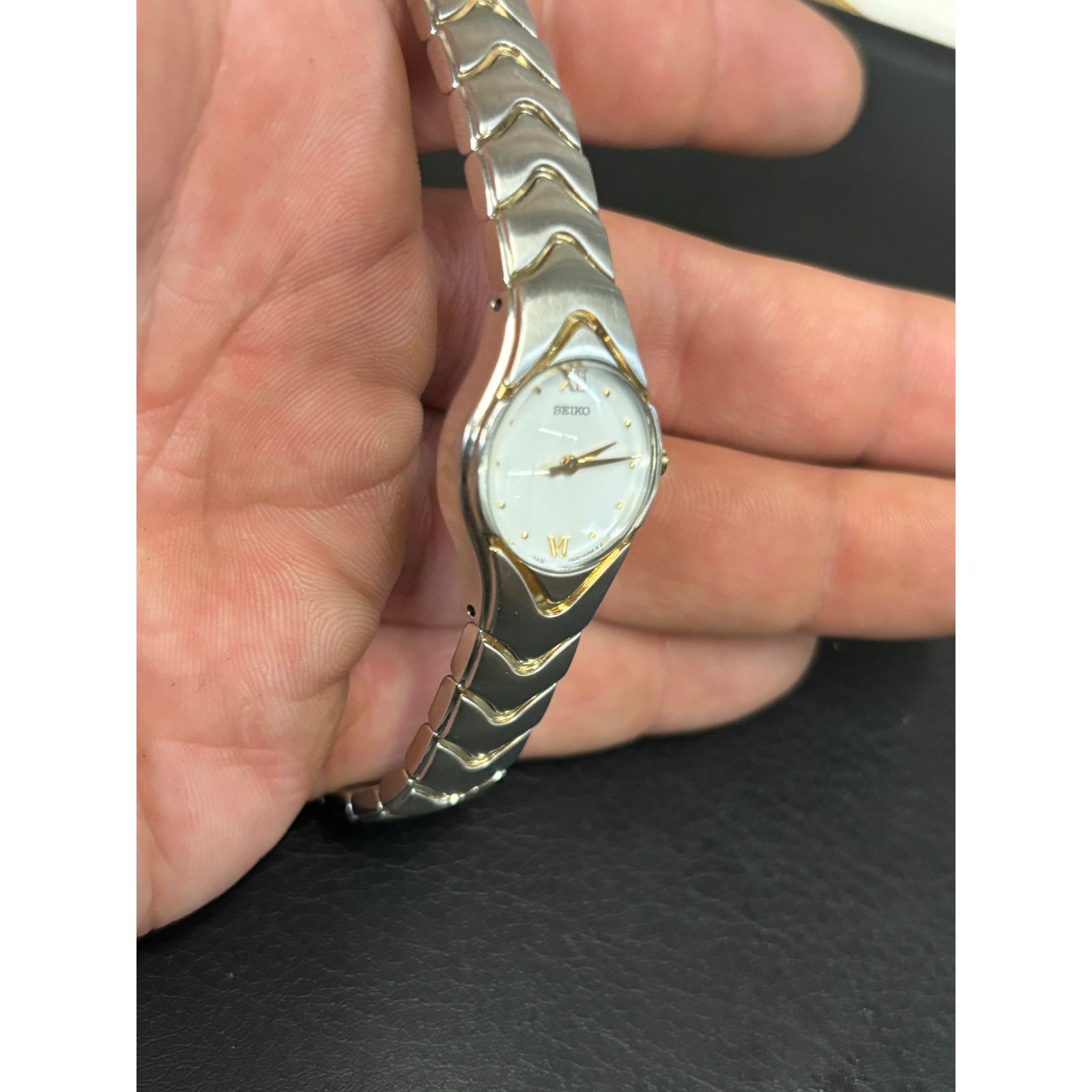 Seiko Seiko 1N00-0FW0 2-Tone Women’s Watch. New Battery! Size ONE SIZE - 9 Thumbnail
