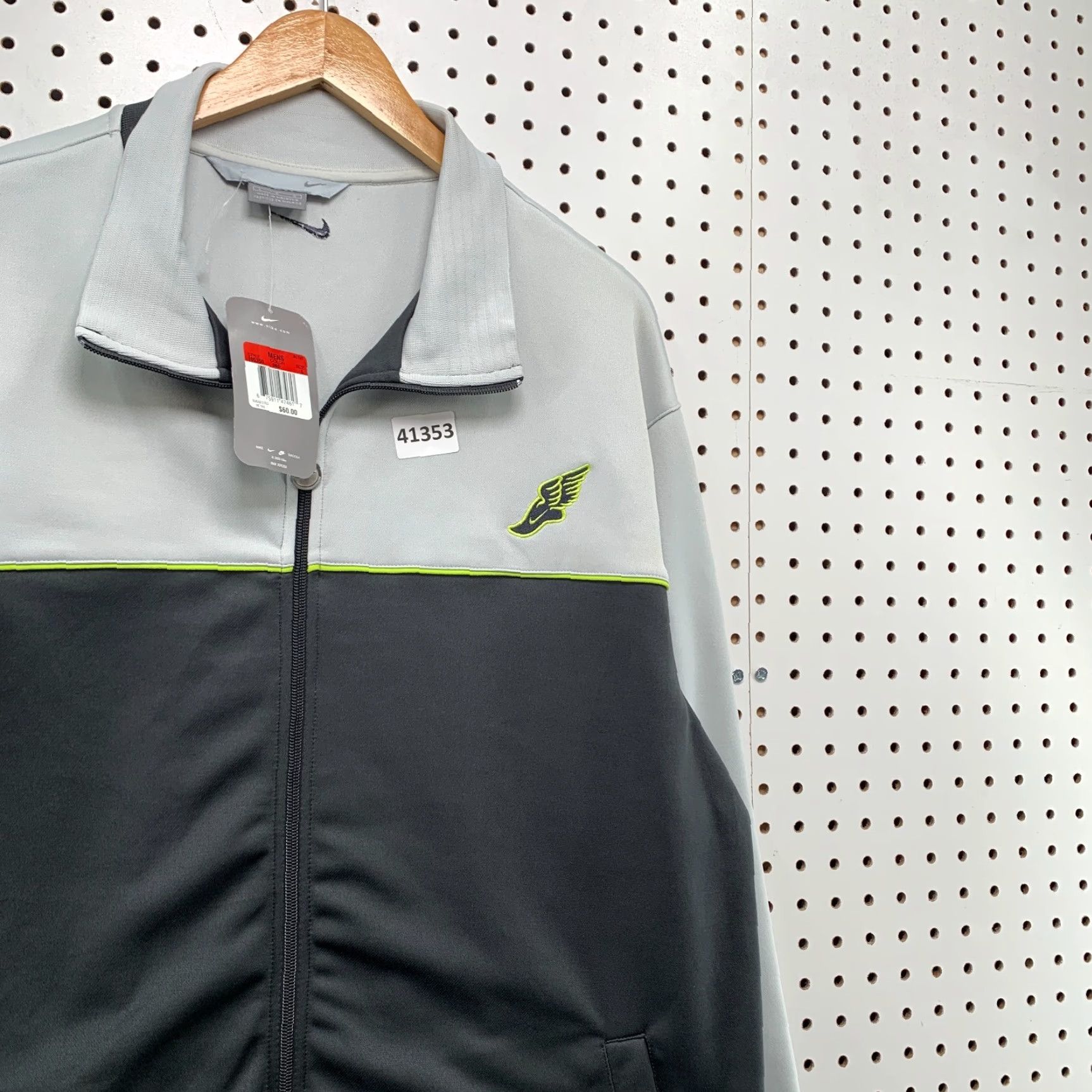 Nike VINTAGE Nike Foot Wing Track Jacket Mens L Gray Zip NWT Size US L / EU 52-54 / 3 - 7 Thumbnail