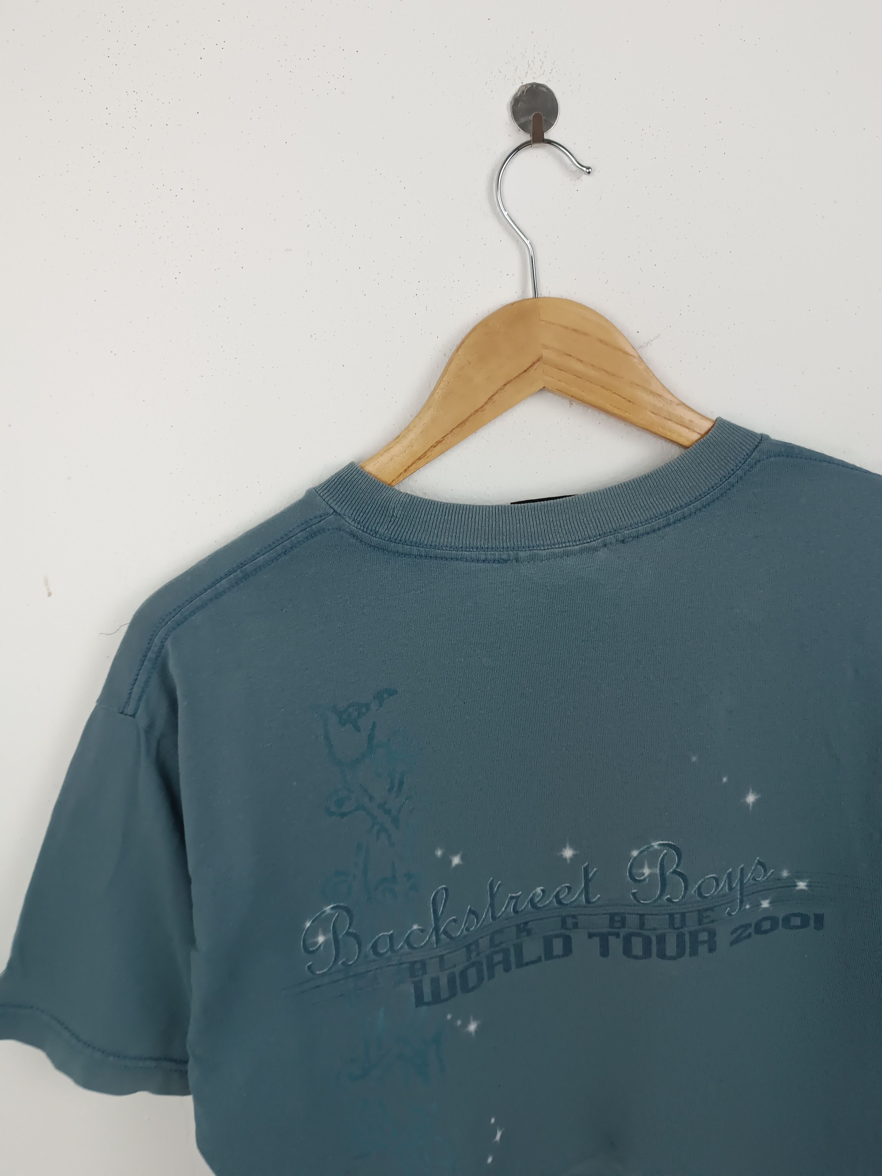 Band Tees VINTAGE 2001 BACKSTREET BOYS BLACK & BLUE TOUR nsync otown Size US M / EU 48-50 / 2 - 13 Thumbnail