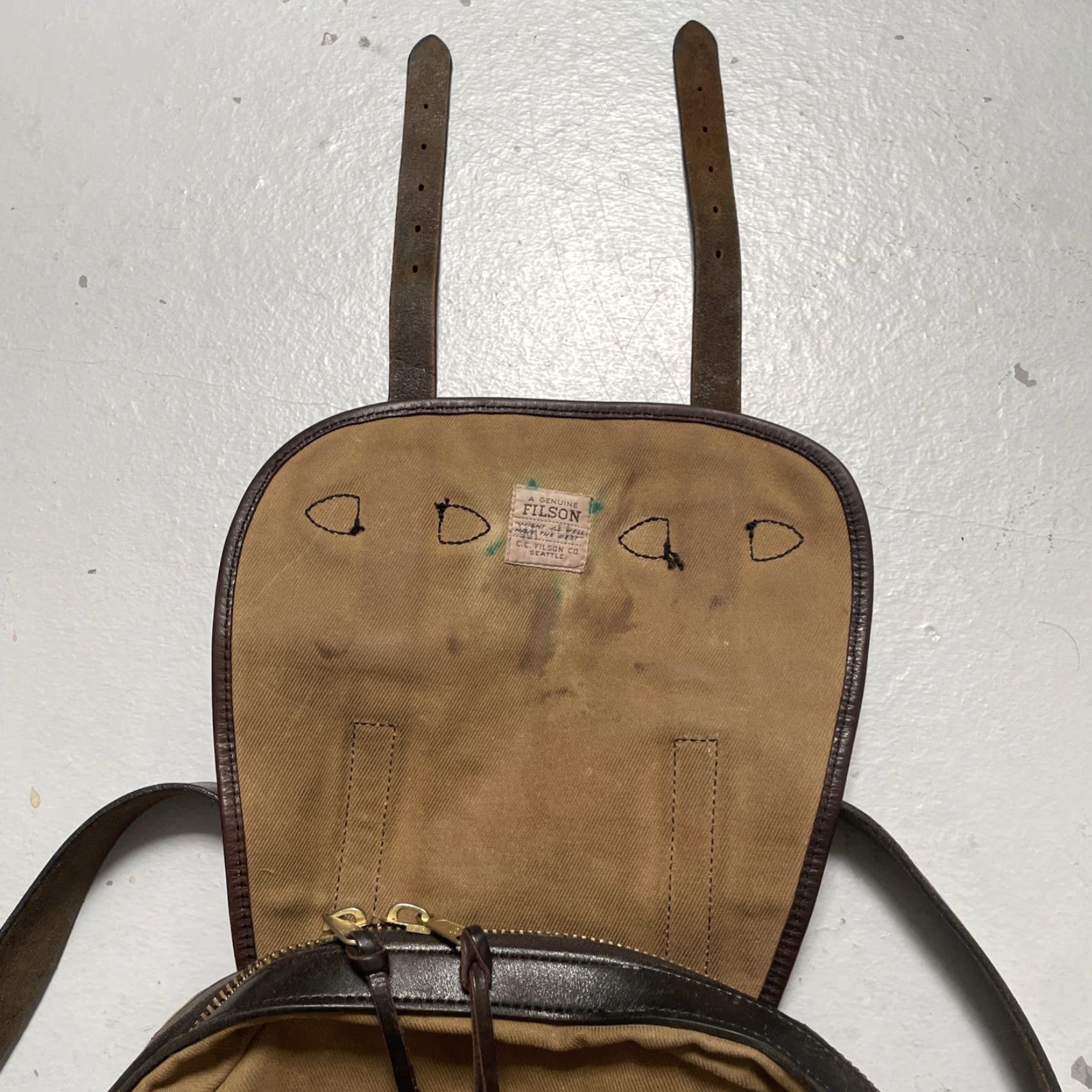 Filson VINTAGE Filson Backpack One size Brown Canvas Leather Cotton 1990s USA Rugged Hiking Travel Rucksack Zipper Talon Size ONE SIZE - 5 Thumbnail