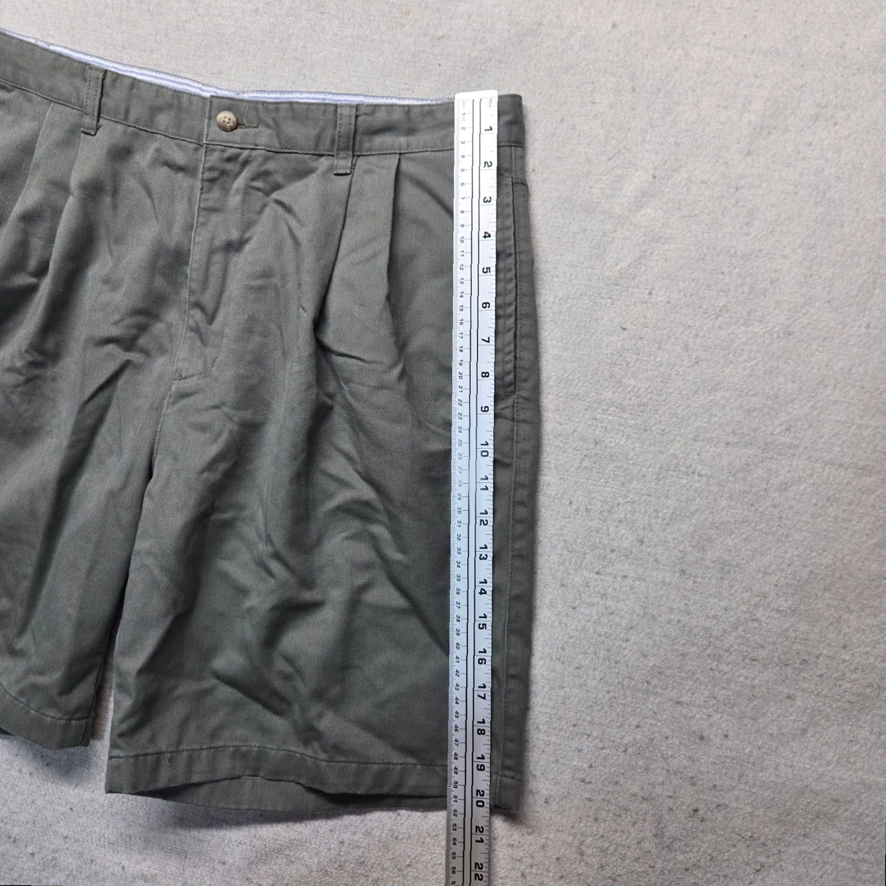 Vintage Vintage Ivy Crew Men's Gray Flat Front Cotton Casual Shorts Size 36 Size US 36 / EU 52 - 5 Thumbnail