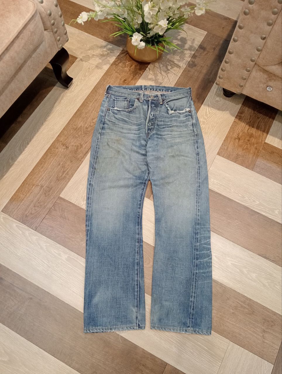 Levi's Vintage Clothing LEVI'S VINTAGE 501 CAPITAL E SELVEDGE BLUE DENIM JEANS Size US 30 / EU 46 - 1 Thumbnail