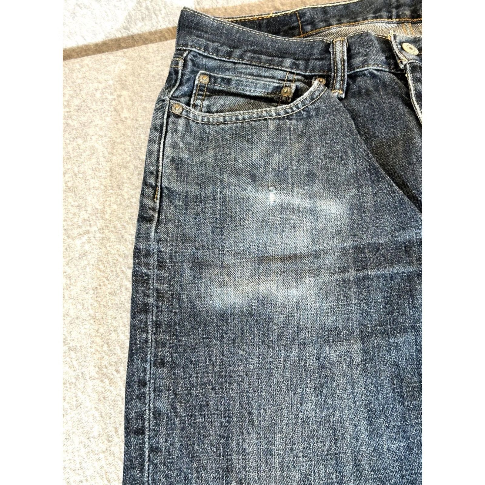 Levi's Levi's 514 Jeans Mens 32x32 Straight Regular Fit Medium Wash Blue Denim Distressed Pockets Regular Mens 32 Blue Size US 32 / EU 48 - 3 Thumbnail