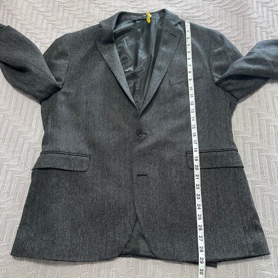 Saks Fifth Avenue Saks Fifth Avenue gray chevron cashmere blazer size 46R Size 46R - 6 Thumbnail
