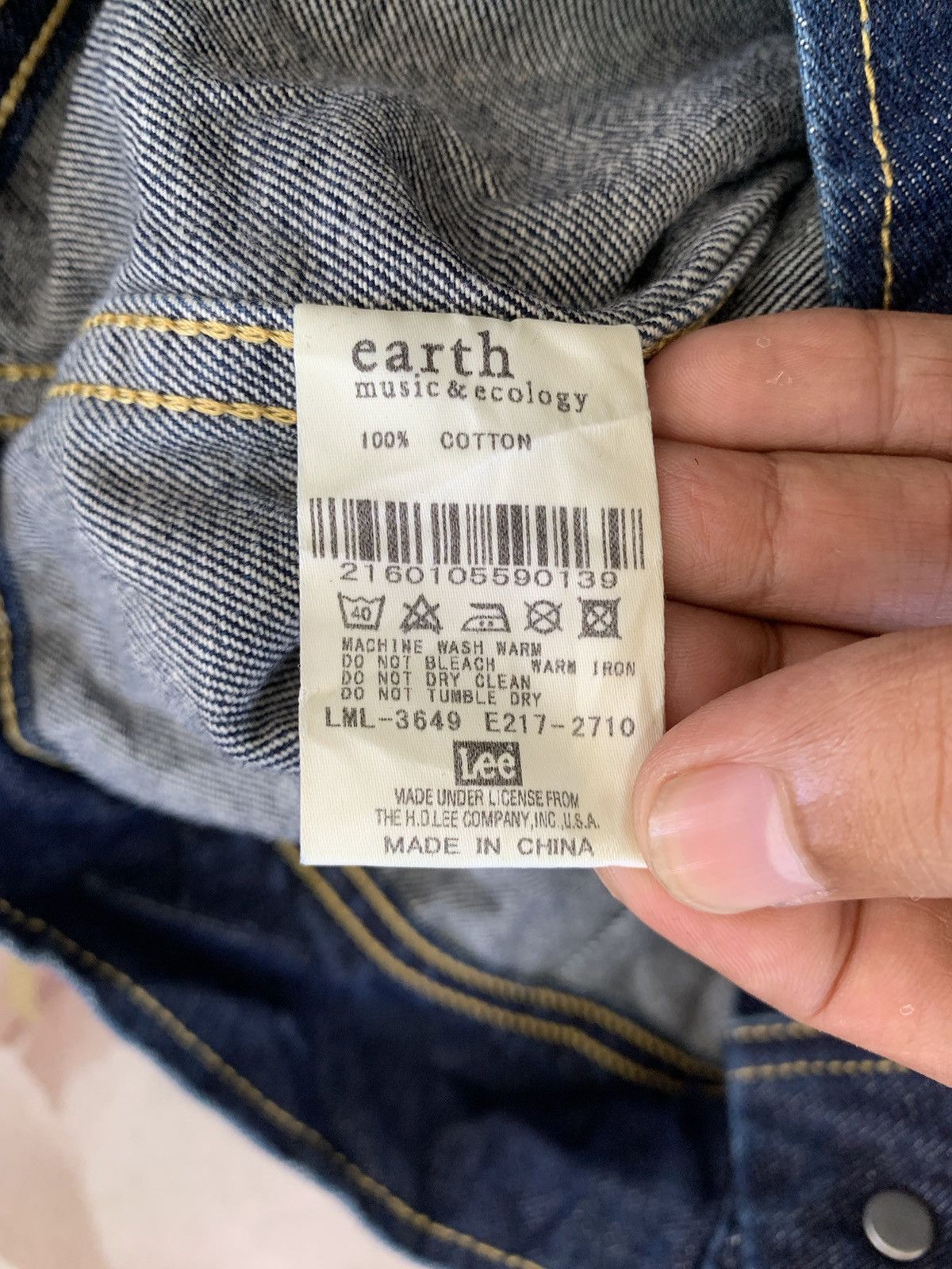 Lee Lee Earth Music & Ecology Denim Trucker Jacket Size S / US 4 / IT 40 - 13 Thumbnail