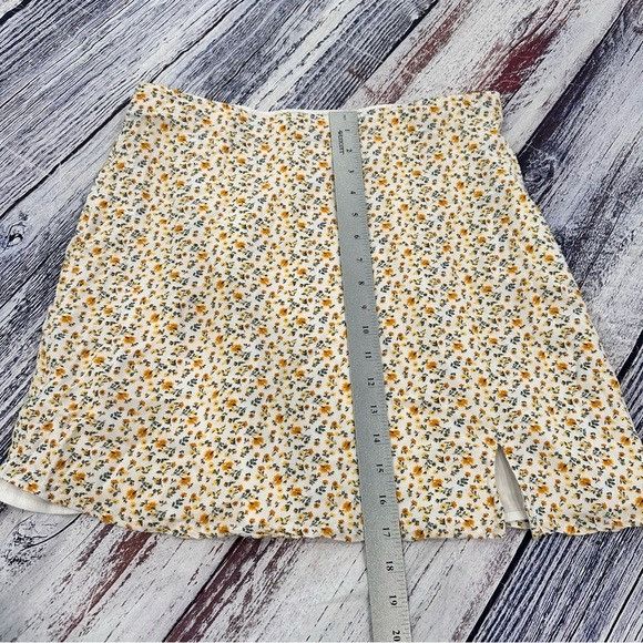 Hollister Hollister Ultra High Rise Floral Mini Skirt Size 30" / US 8 / IT 44 - 7 Thumbnail