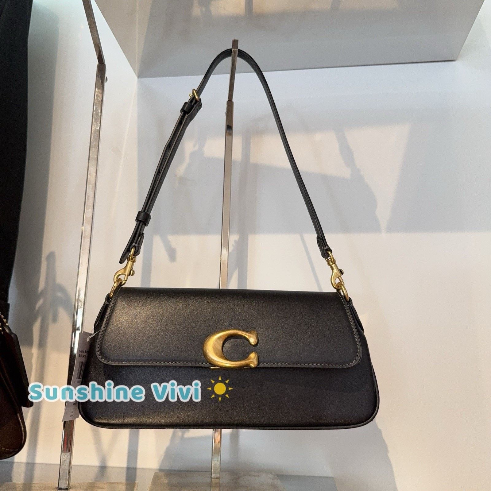 Coach NWT COACH CAM16 Jet Shoulder Bag Refined Calf Leather Black Size ONE SIZE - 1 Thumbnail