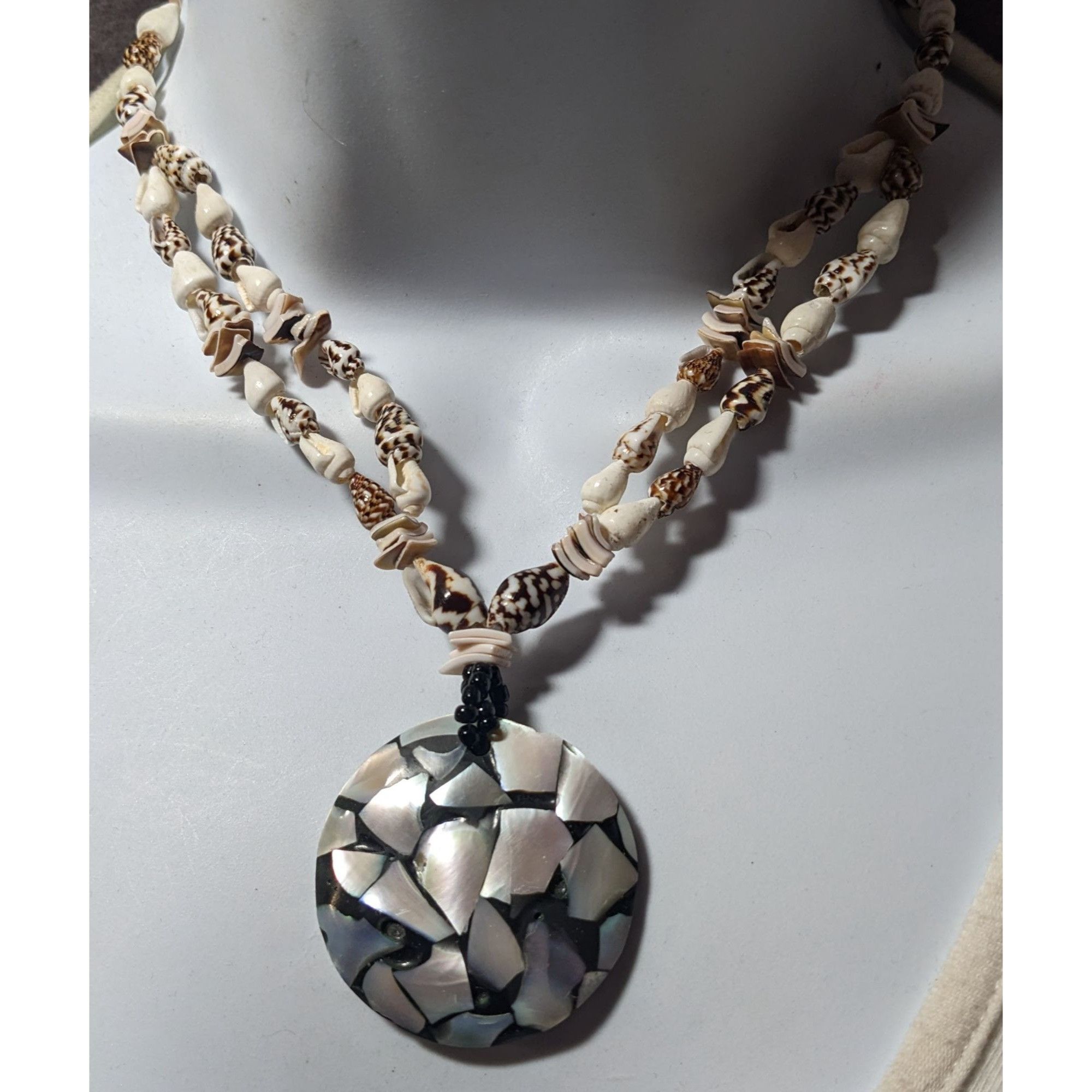 Other Vintage Shell Inlay Pendant Seashell Beaded Necklace Size ONE SIZE - 6 Thumbnail