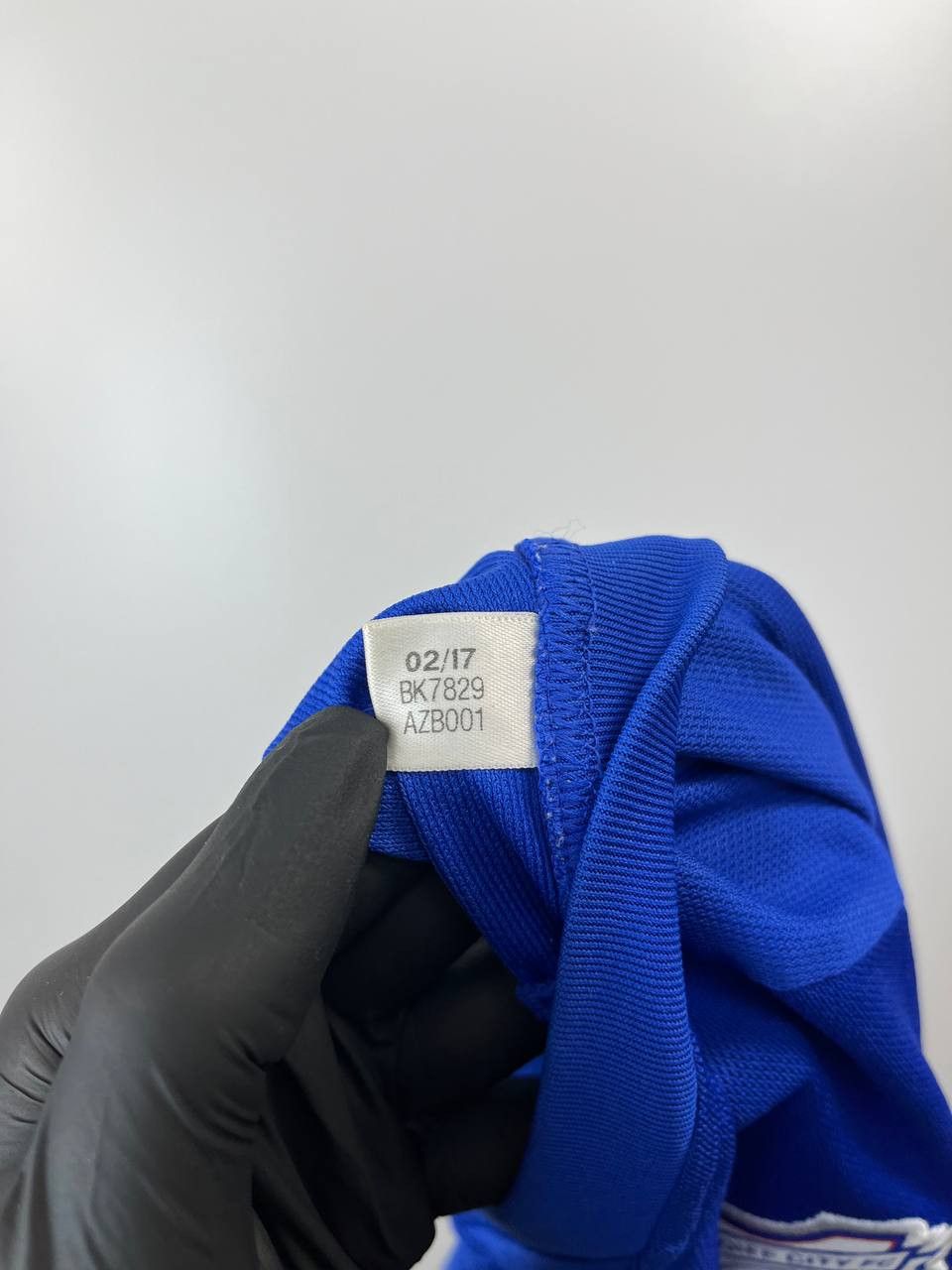 Adidas CARDIFF CITY 2017/2018 FOOTBALL SHIRT JERSEY HOME ADIDAS L Size US L / EU 52-54 / 3 - 4 Thumbnail