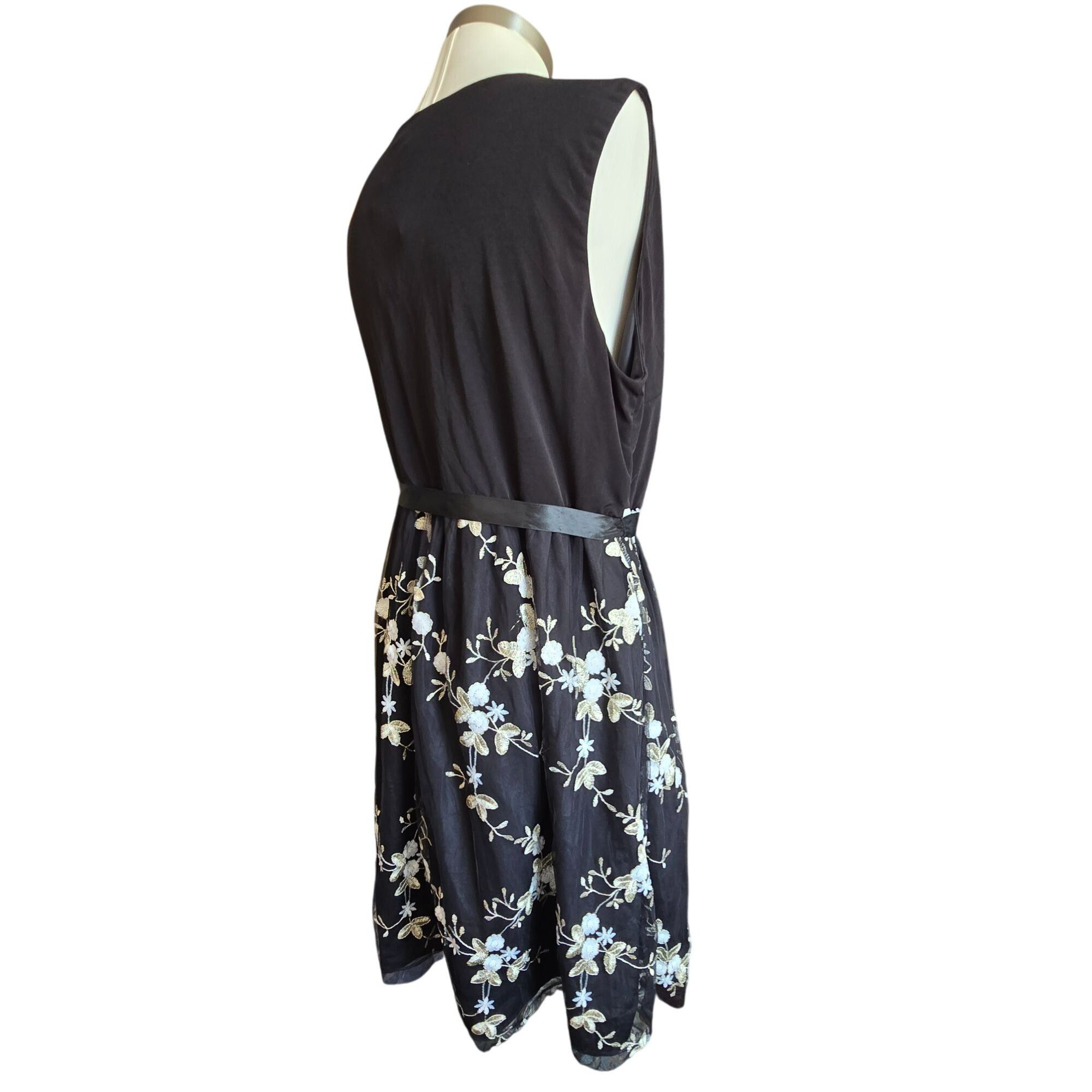 Other Womens Black Floral Sleeveless Wrap Dress 2X With Tie Waist Size XXL / US 16-18 / IT 52-54 - 5 Thumbnail
