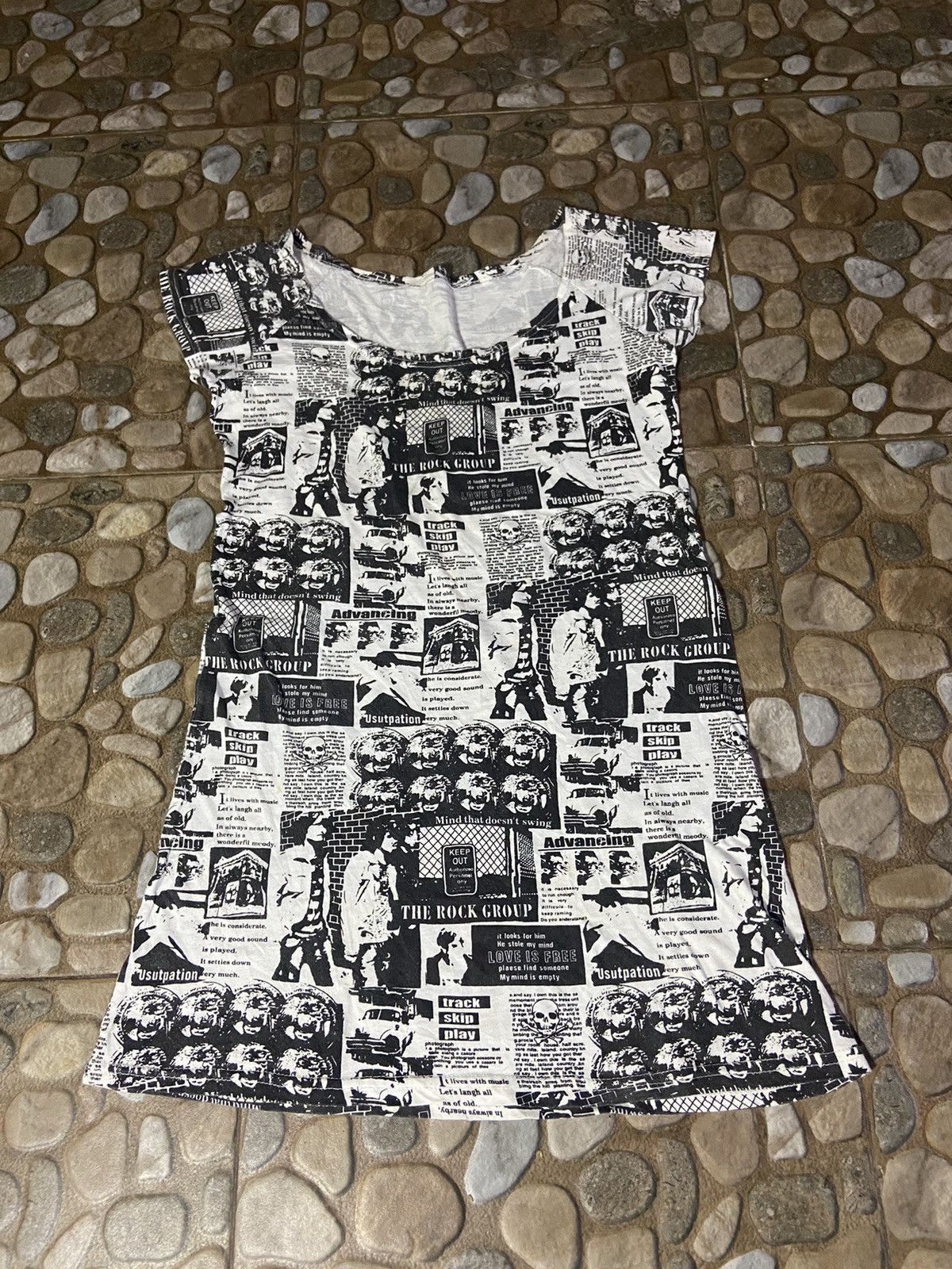 Hysteric Glamour × If Six Was Nine × Japanese Brand VTG Y2K tank top women t-shirt Newspaper full print Size S / US 4 / IT 40 - 1 Thumbnail
