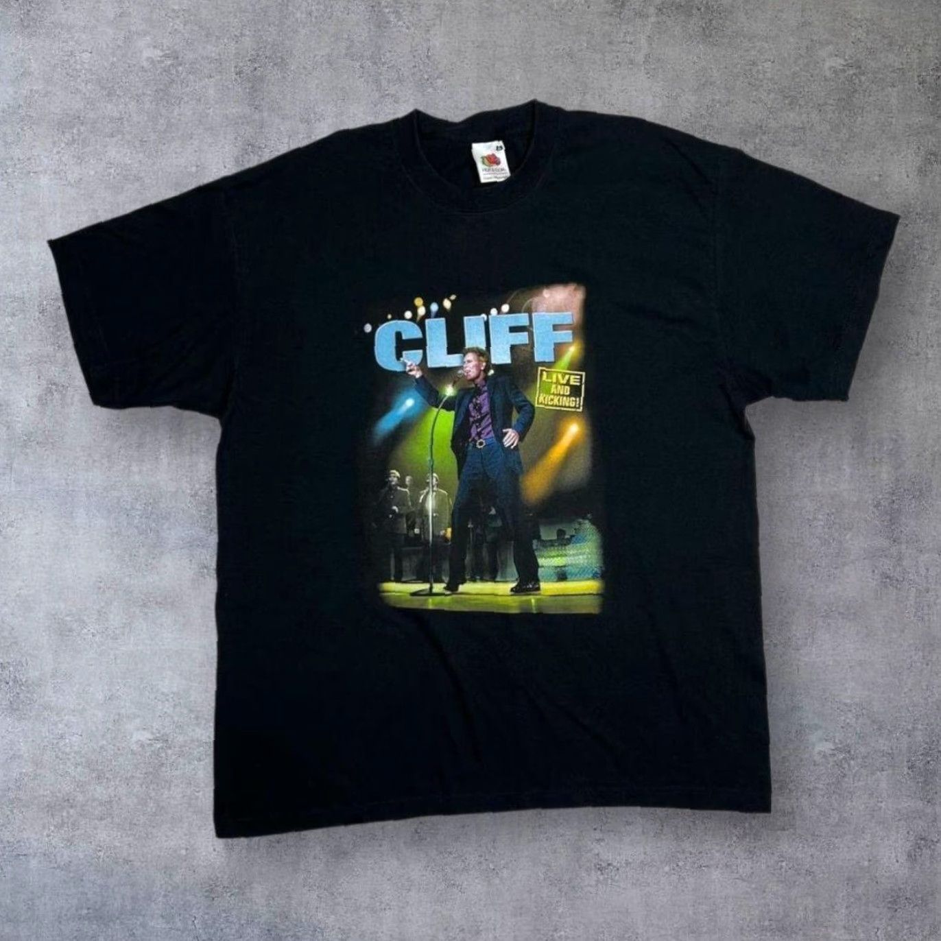 Fruit Of The Loom Vintage Cliff Richard Live And Kicking Tour T-Shirt XL Black Men Short Sleeve Cotton Graphic Print Front Back Logo 2004 Pop Rock Band Gift Shirt Size US XL / EU 56 / 4 - 2 Thumbnail