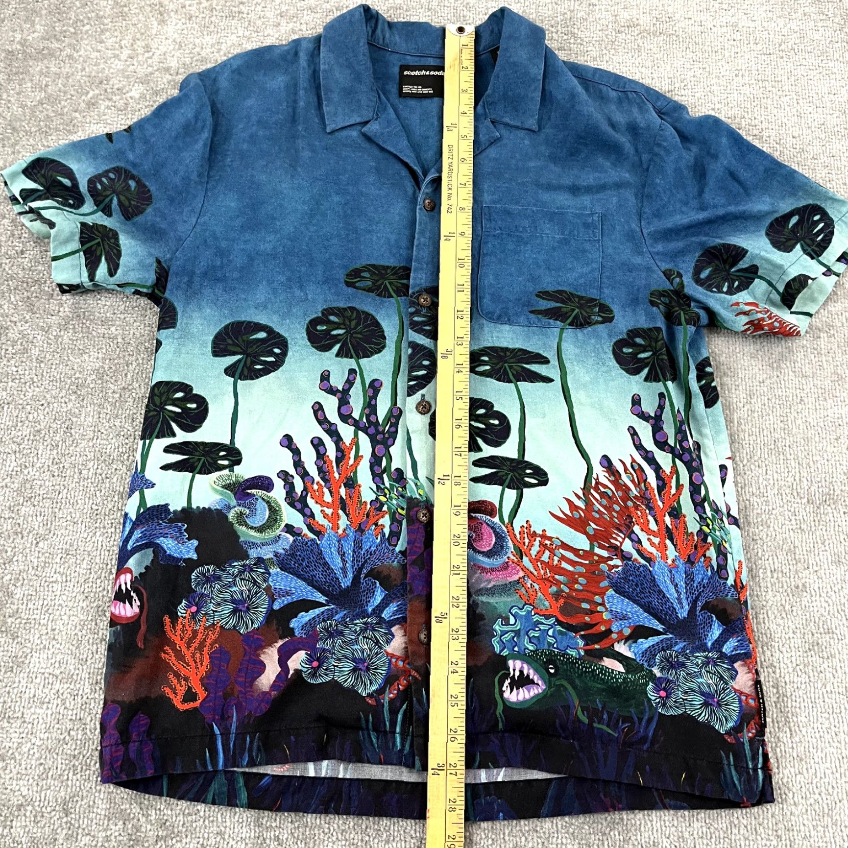 Scotch & Soda SCOTCH & SODA Shirt Men Small Blue Animal Fish Global Pursuit Hawaiian Button Up Shirt Mens Small Blue Animal Fish Global Pursuit Hawaiian Button Up Size US S / EU 44-46 / 1 - 4 Thumbnail