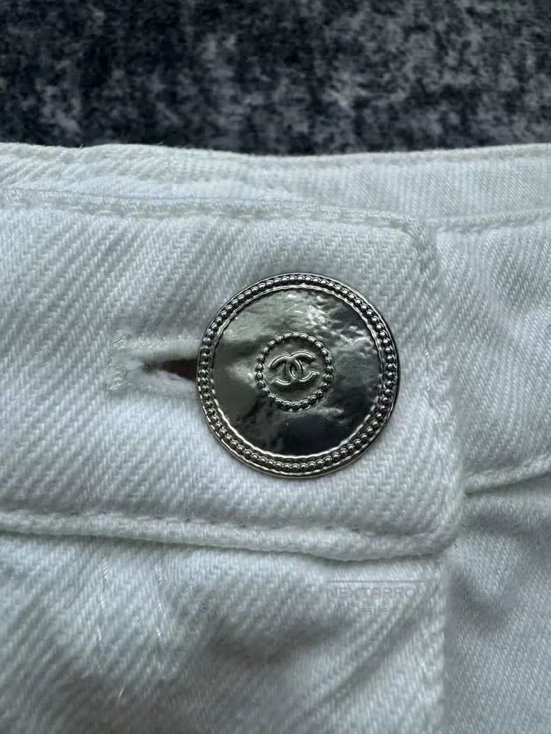 Chanel Chanel 25P white waist double C jeans Size 25" / US 0 / IT 36 - 3 Thumbnail