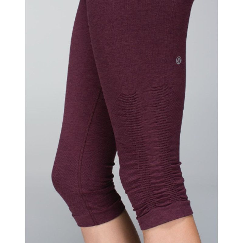 Lululemon Lululemon In The Flow Crop II Heathered Bordeaux Drama sz 8 Size 30" / US 8 / IT 44 - 2 Thumbnail