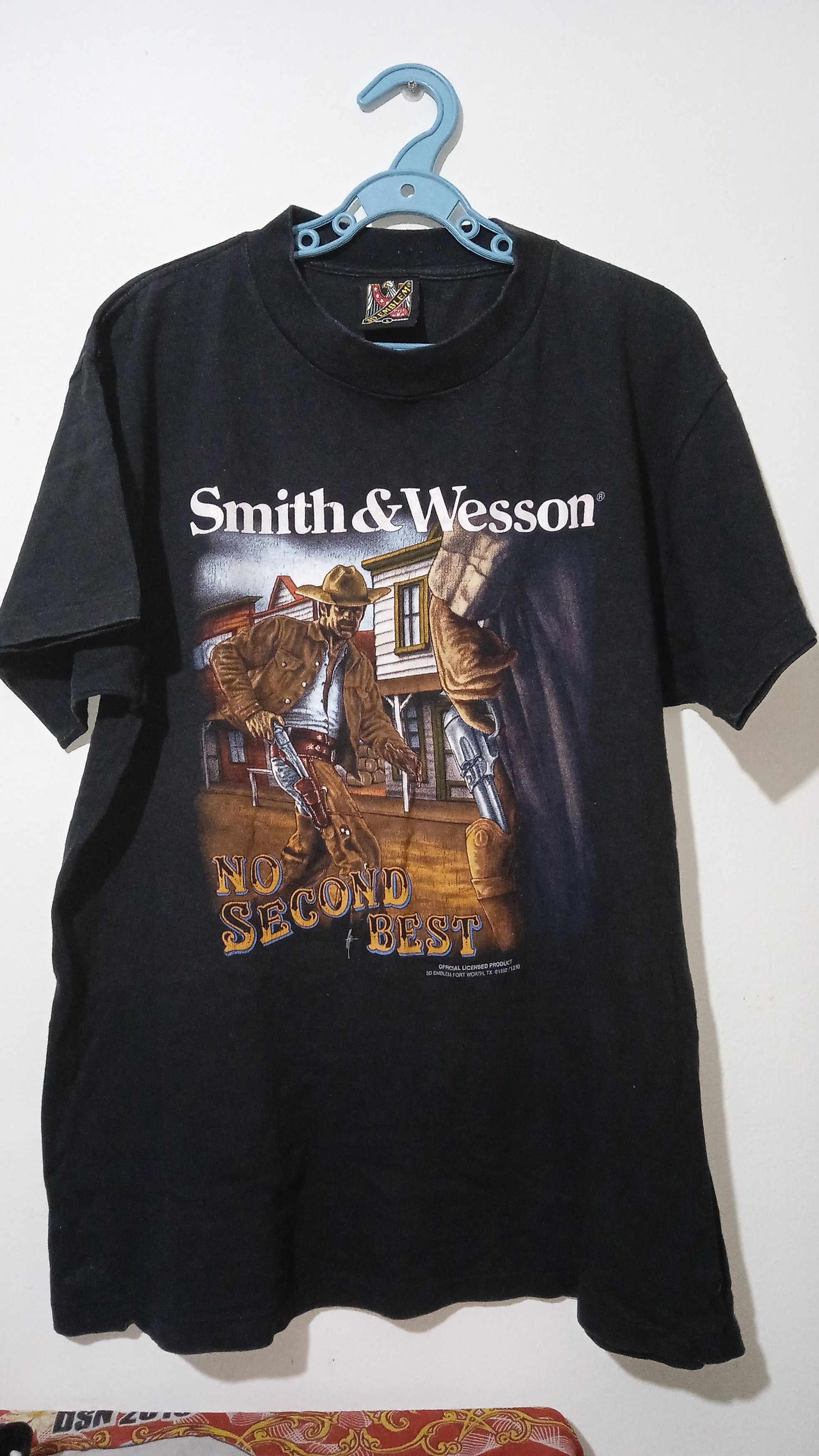 Vintage Vintage 3d Emblem Smith and Wesson T-shirt Size US L / EU 52-54 / 3 - 1 Thumbnail