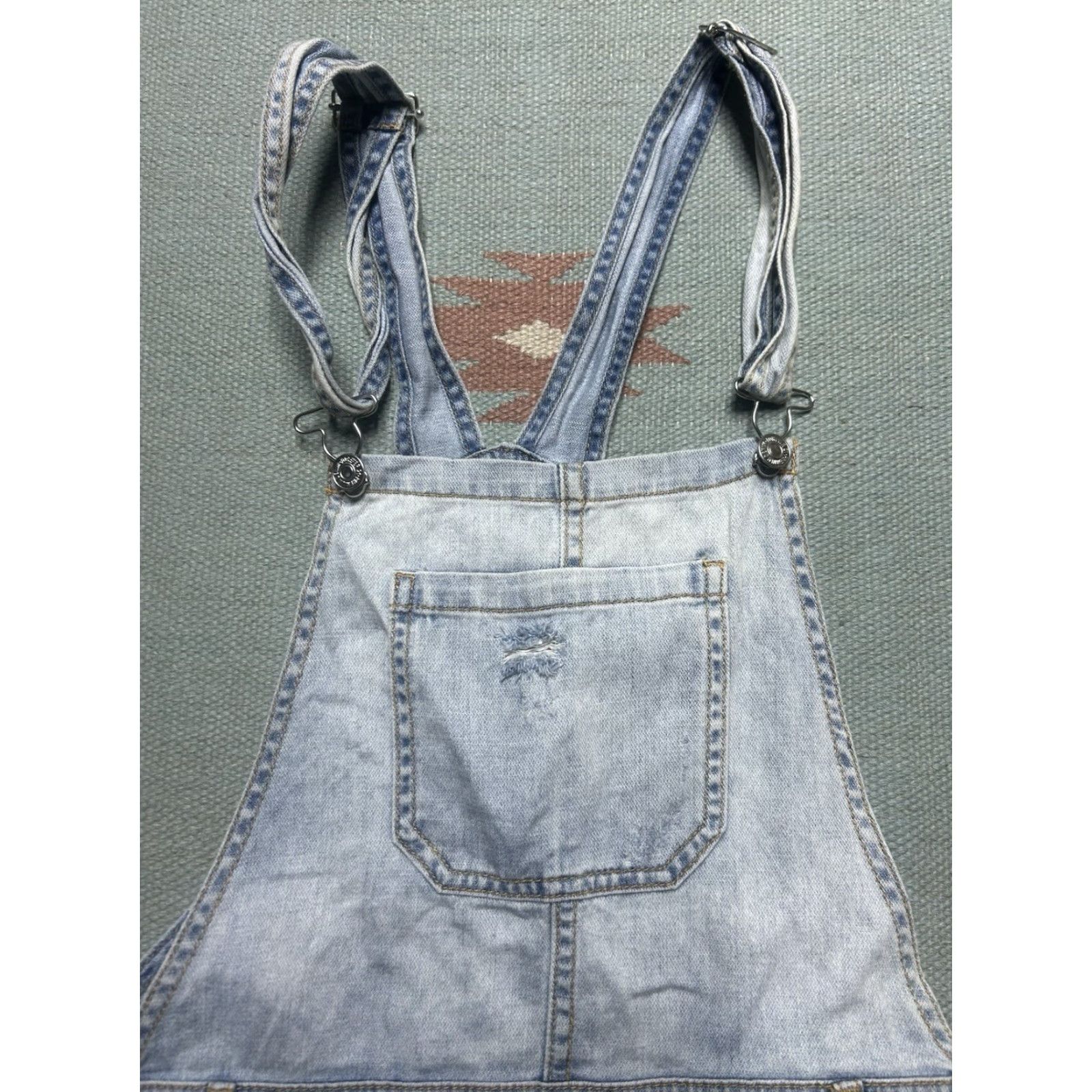 Forever 21 FOREVER 21 denim shortalls overalls skirt distressed dress jumper women’s M blue denim skirt one-piece Size M / US 6-8 / IT 42-44 - 4 Thumbnail