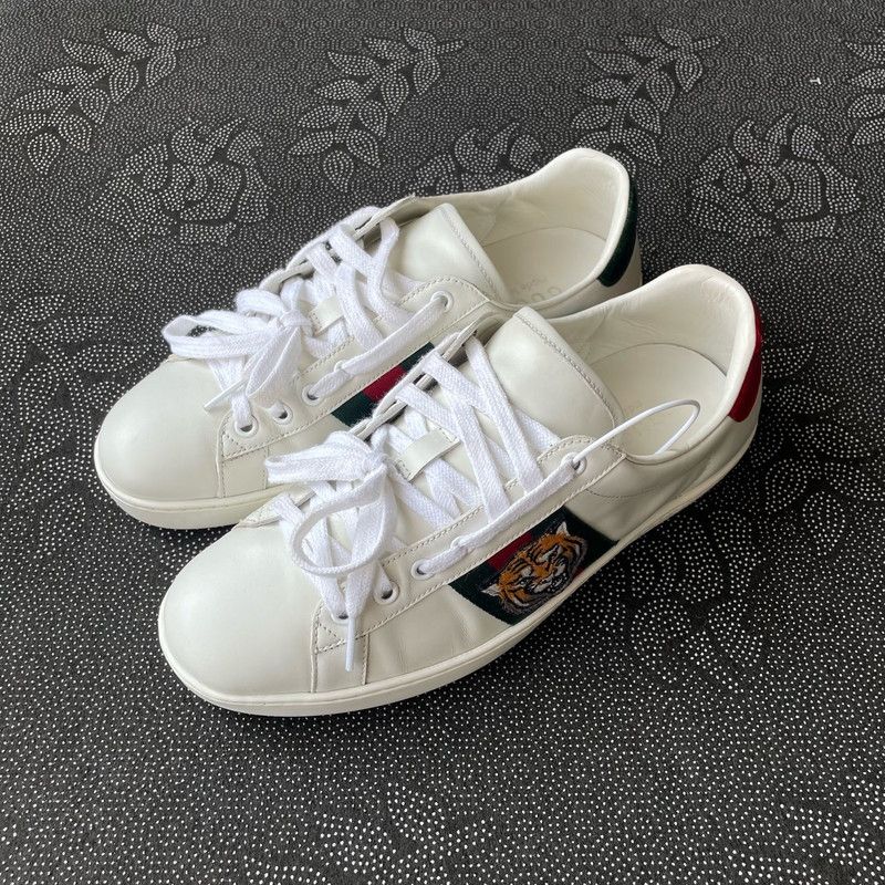 Gucci Gucci Ace Tiger Embroidered Low-Top Sneakers 0079 Size US 8.5 / EU 41-42 - 1 Thumbnail