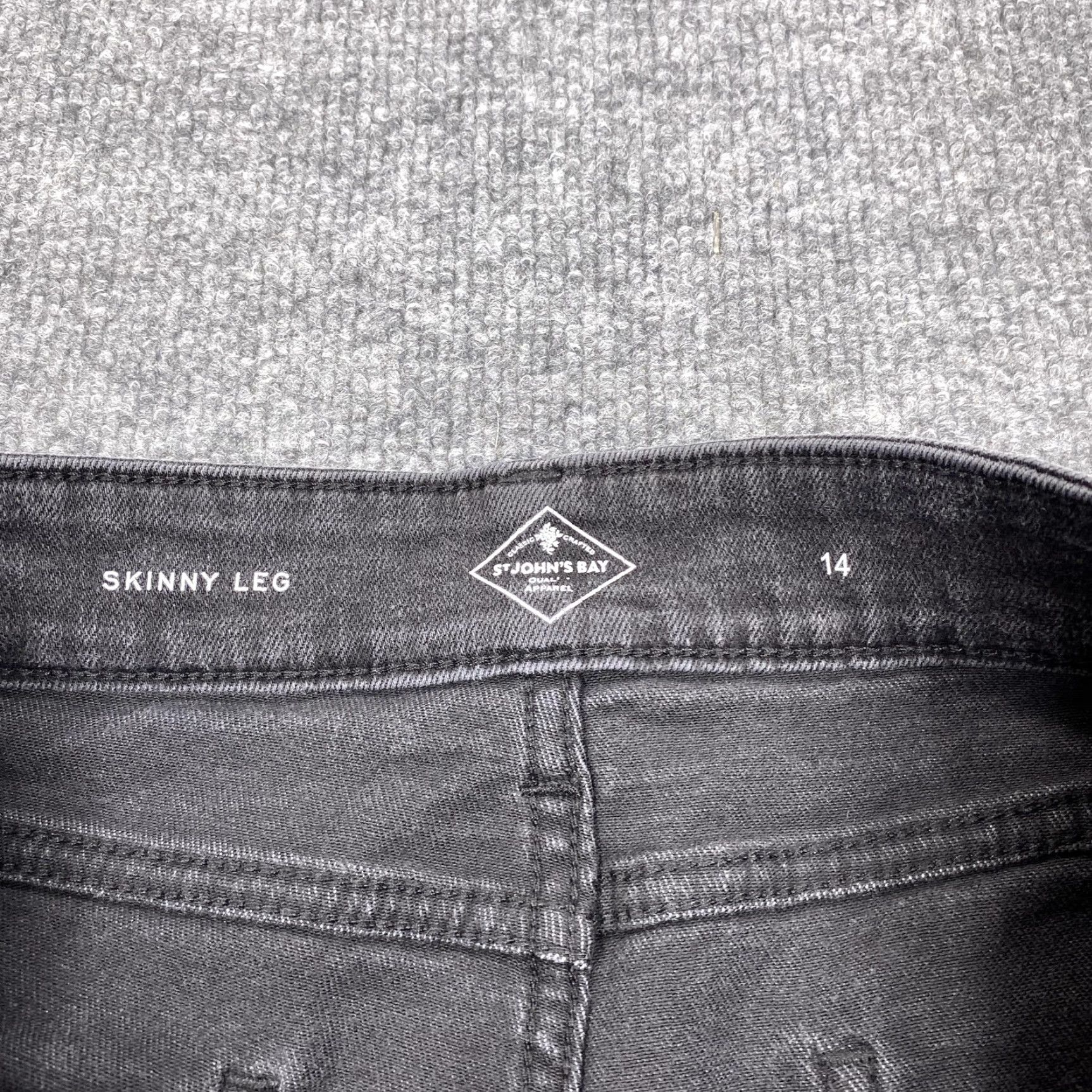 Vintage St. John's Bay Jeans Womens 14 Gray Charcoal Wash Skinny Slim Stretch Denim Jeans Size 36" / US 14 / IT 50 - 3 Thumbnail