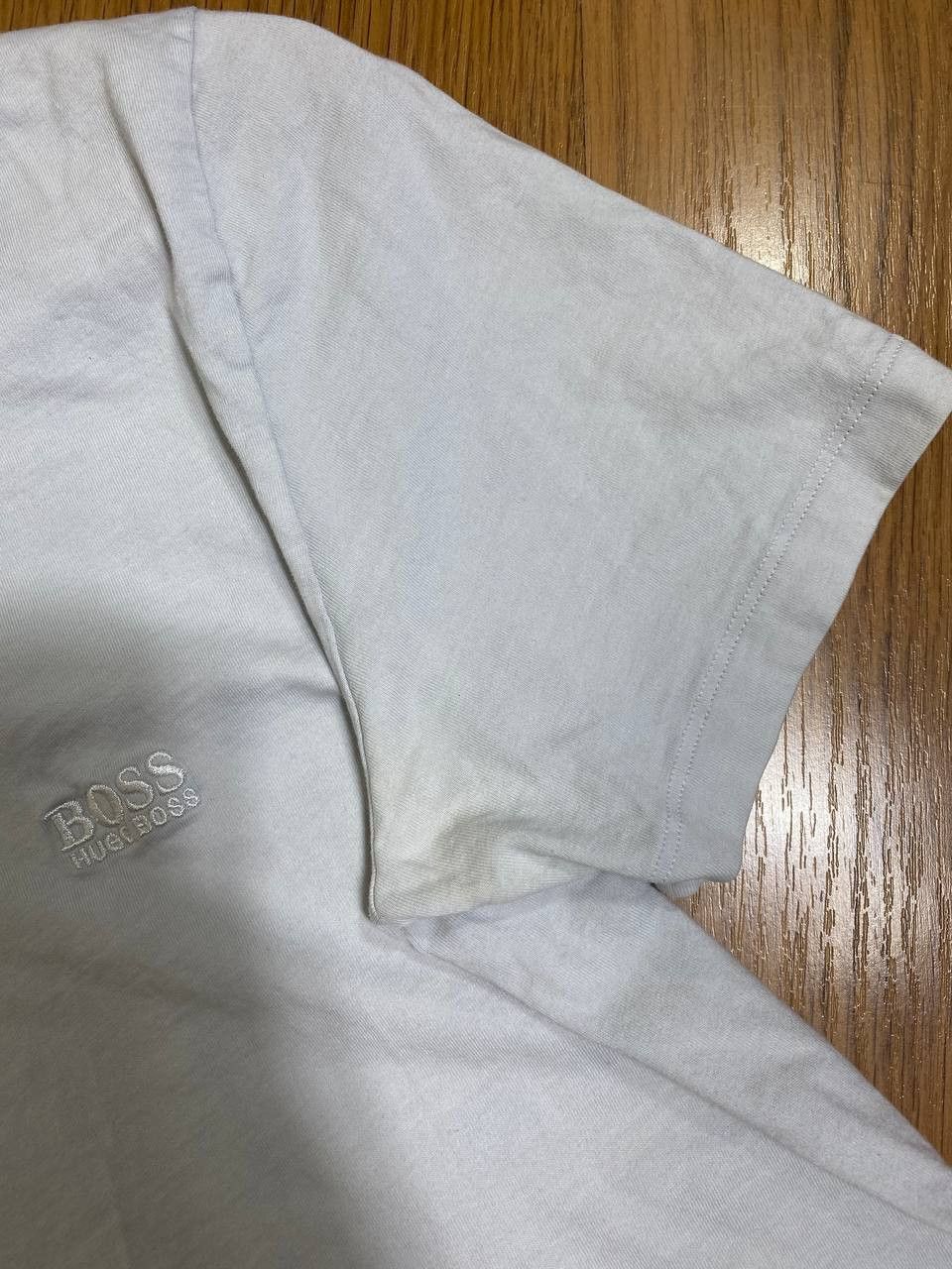 Hugo Boss × Vintage Vintage Streetwear Hugo Boss T-shirt Size US S / EU 44-46 / 1 - 3 Thumbnail