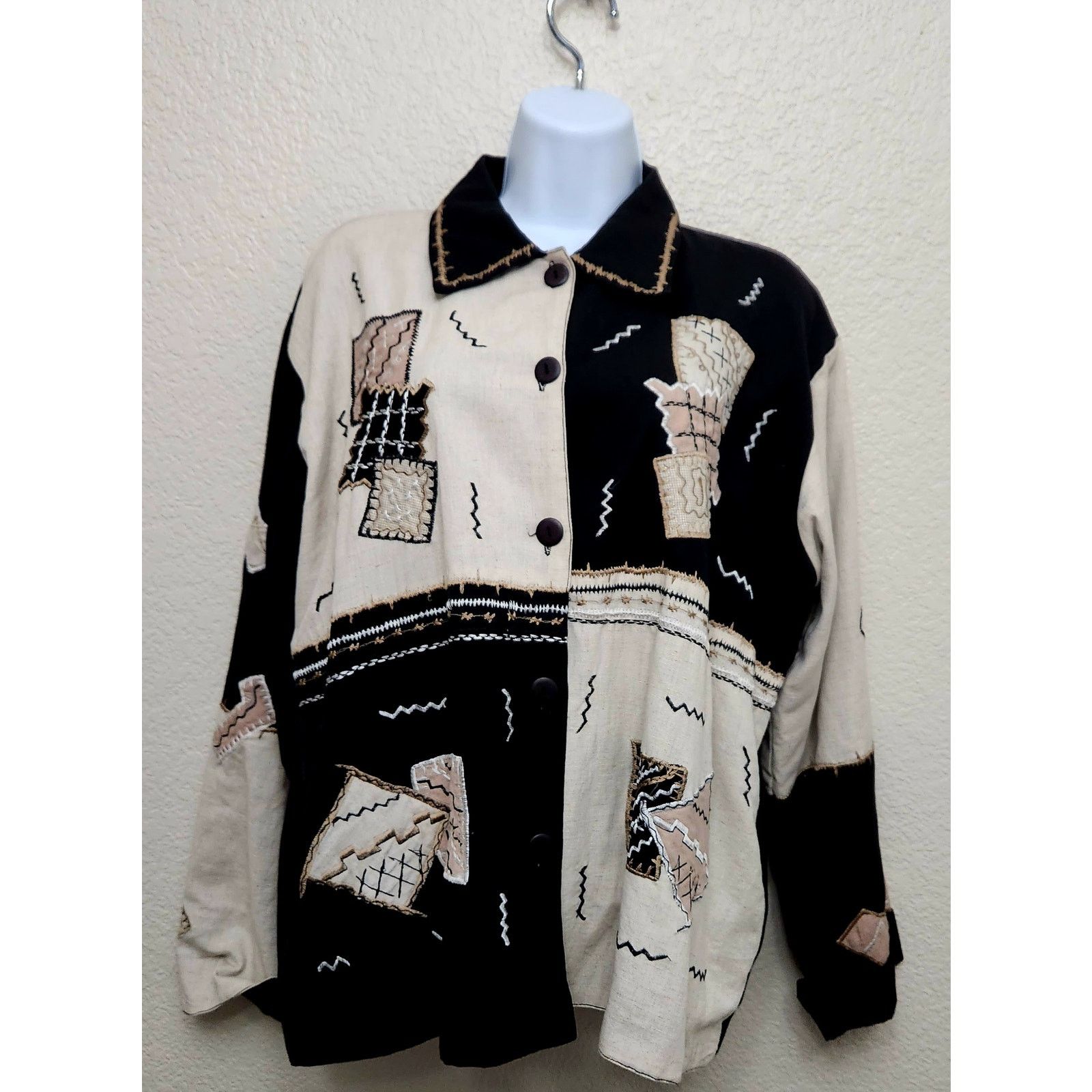 Other VTG Sara Studio Black Beige Color Block Embroidered Top L Size L / US 10 / IT 46 - 1 Thumbnail