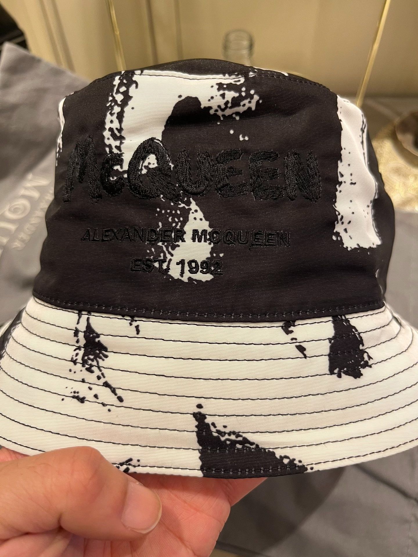 Alexander McQueen Alexander McQueen Graffiti Bucket Hat Size ONE SIZE - 7 Thumbnail