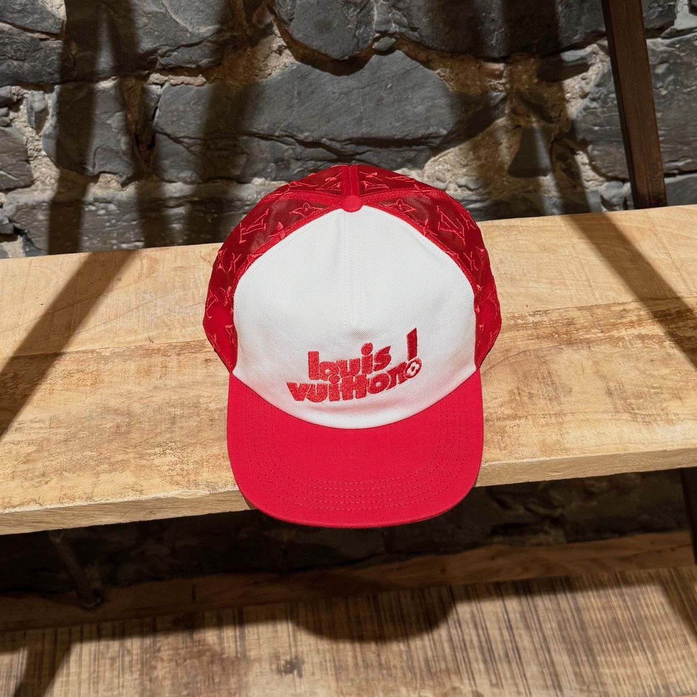 Louis Vuitton Louis Vuitton Red Mesh LV Soho Exclusive Everyday Cap Size ONE SIZE - 4 Thumbnail